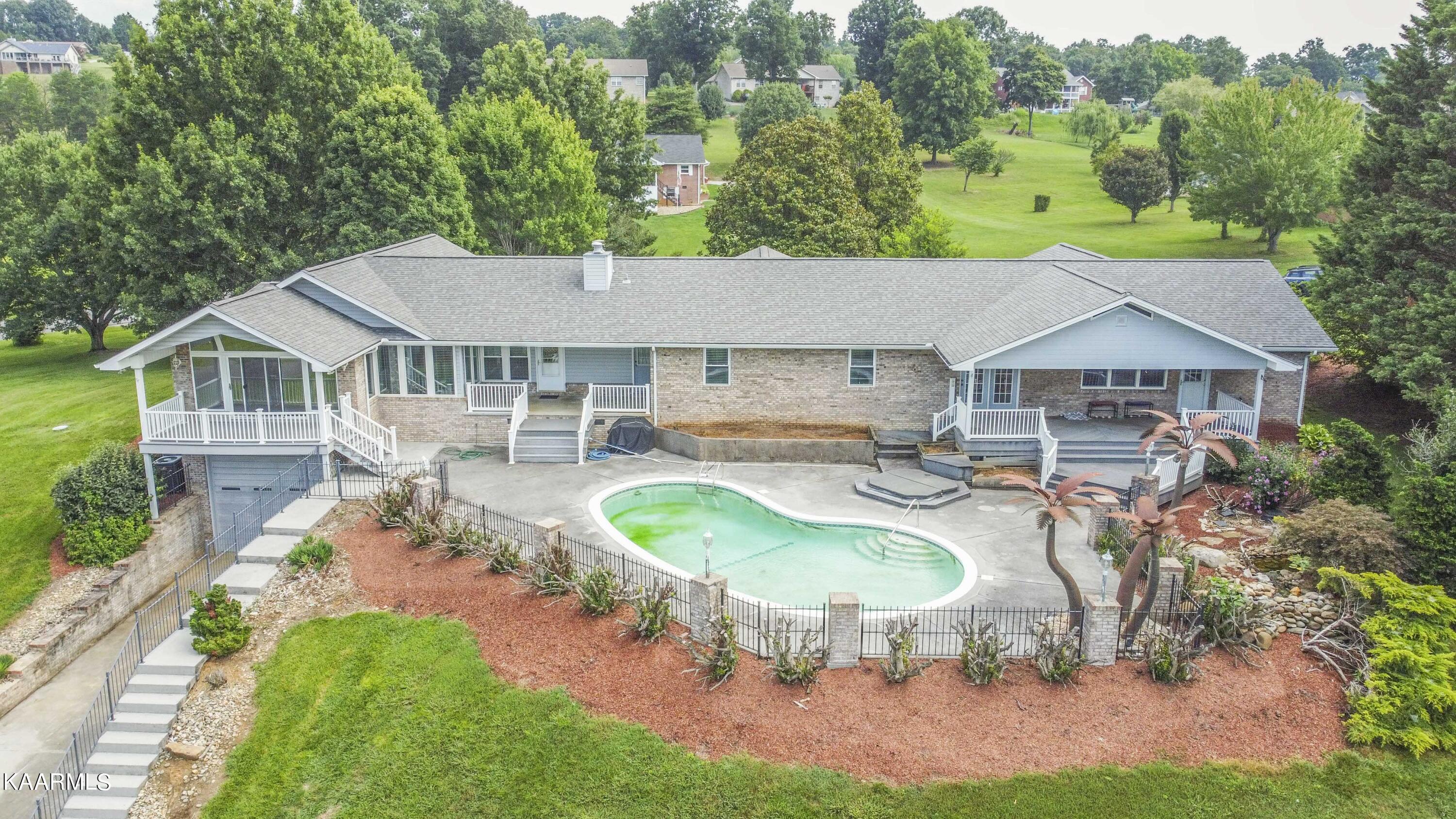 3014 Sugarwood Drive Kodak TN 37764