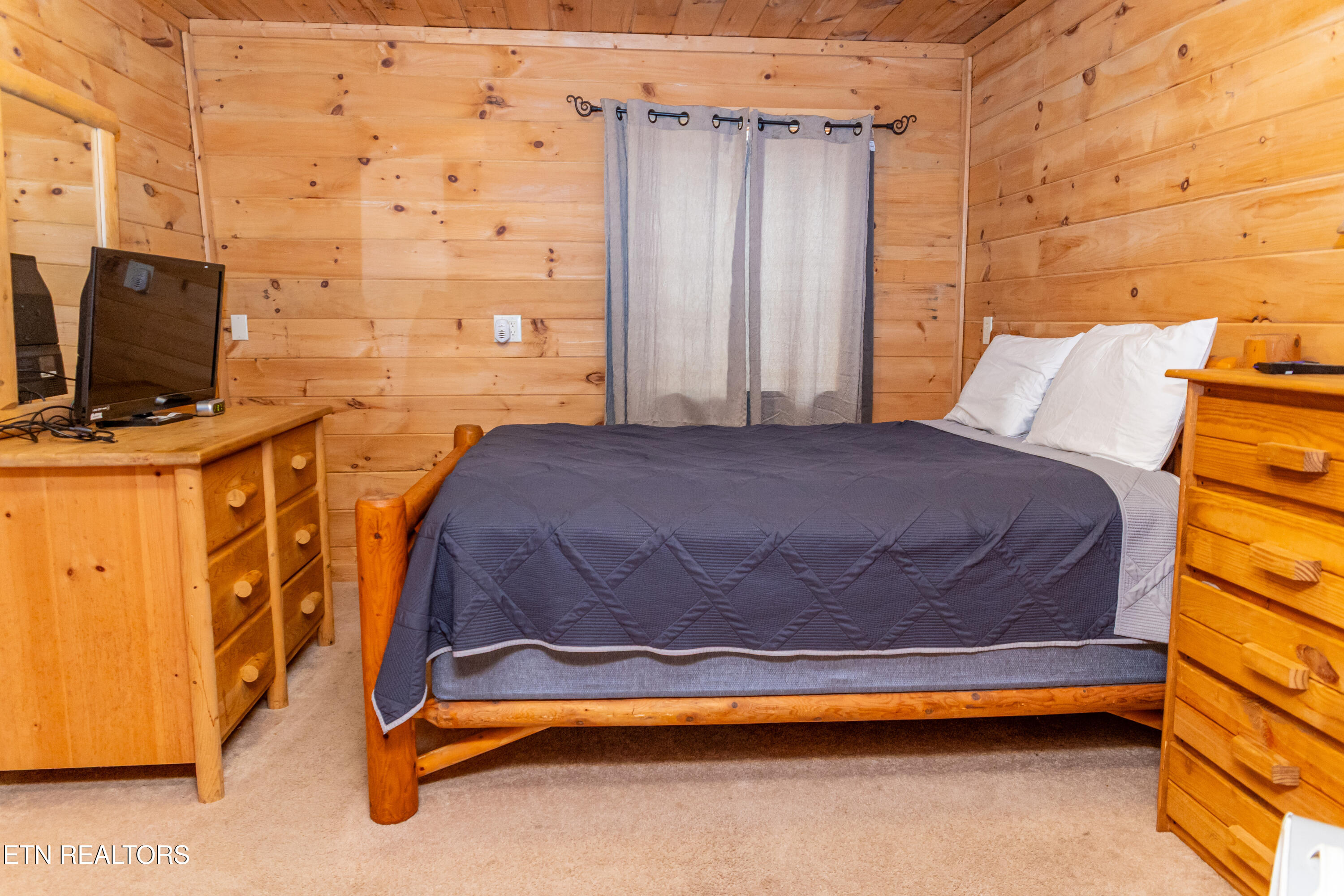 829 Boone Acres Lane Pigeon Forge TN 37863