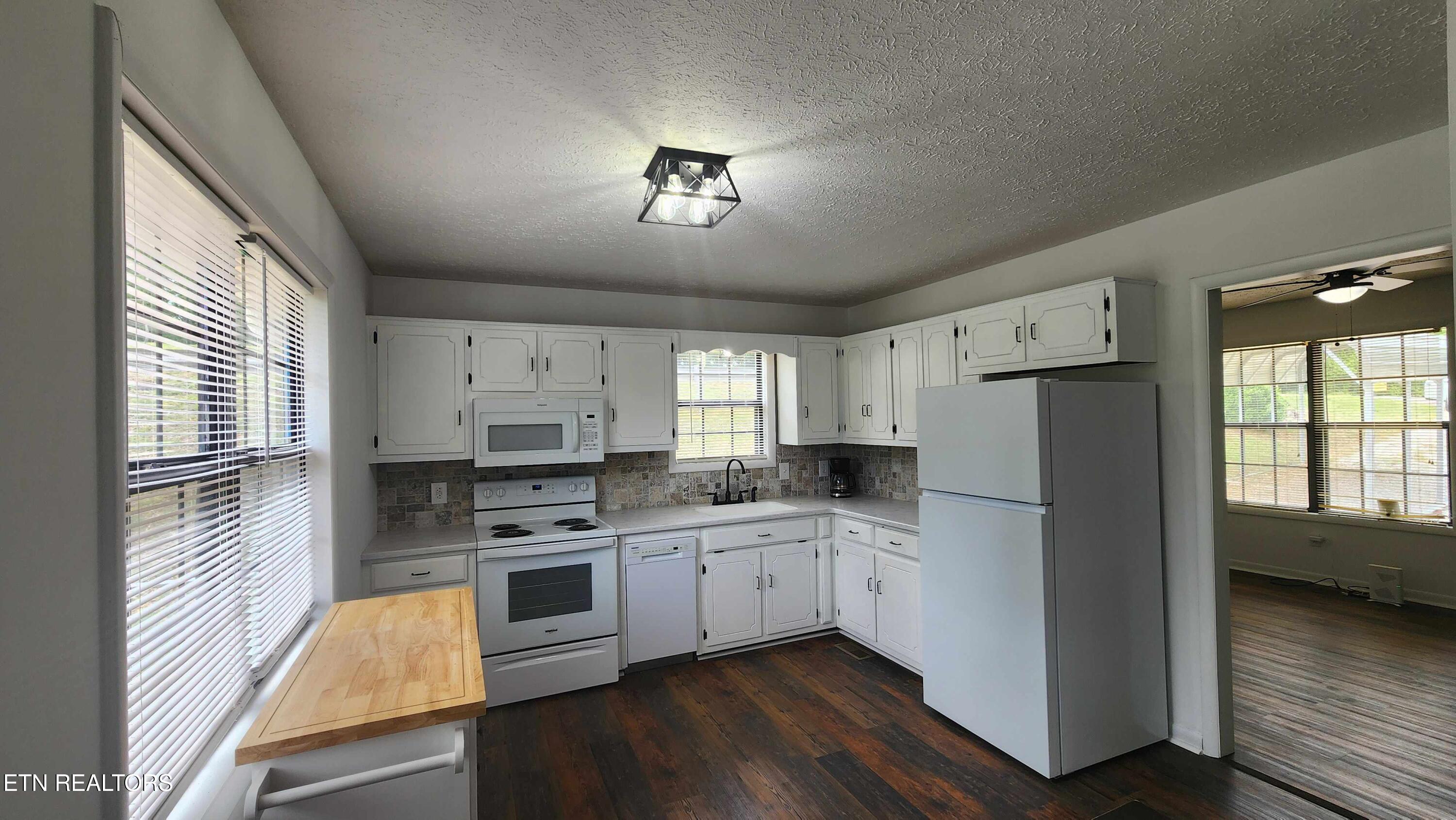 1825 Freehill Road Celina TN 38551