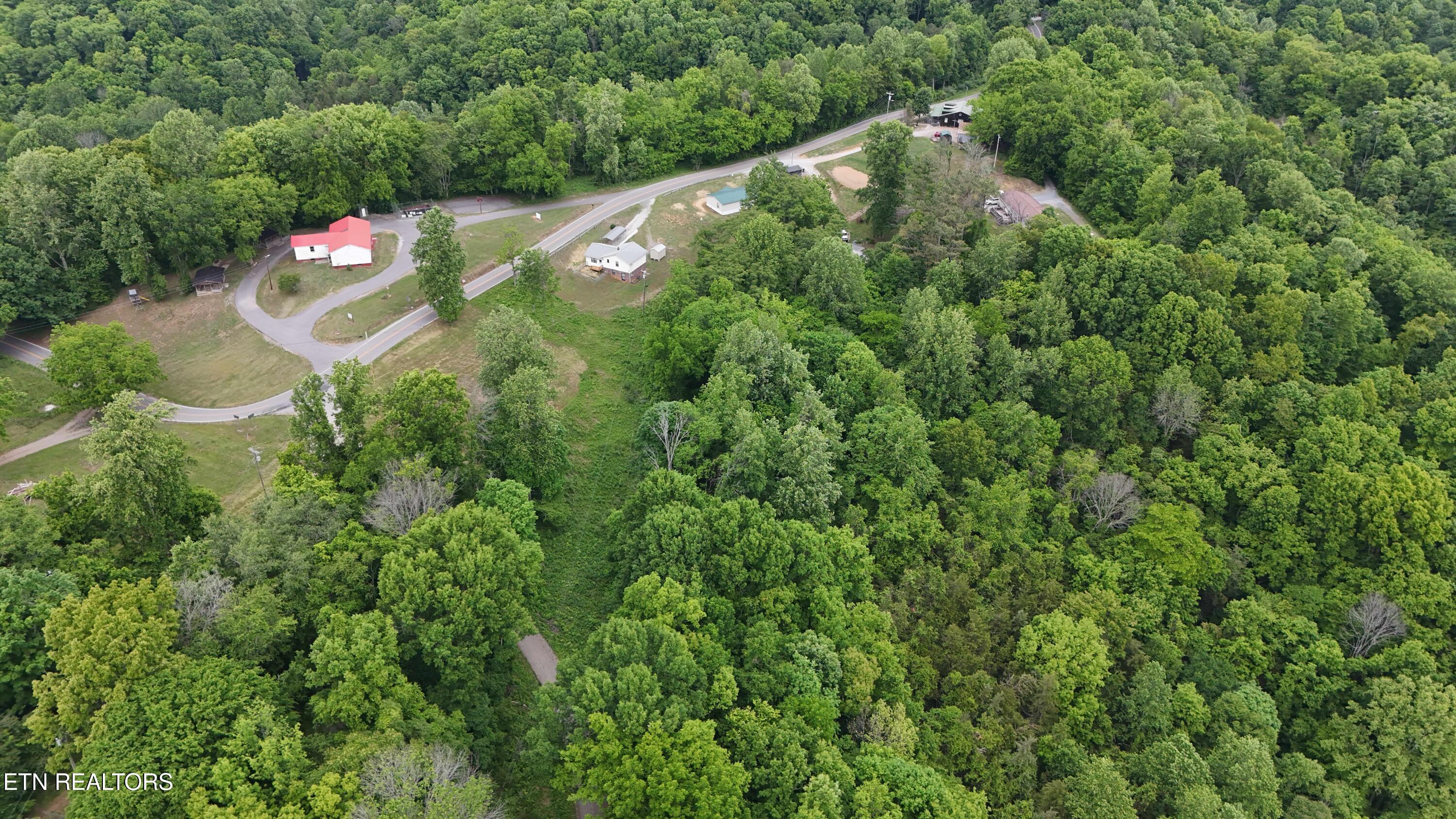 1825 Freehill Road Celina TN 38551