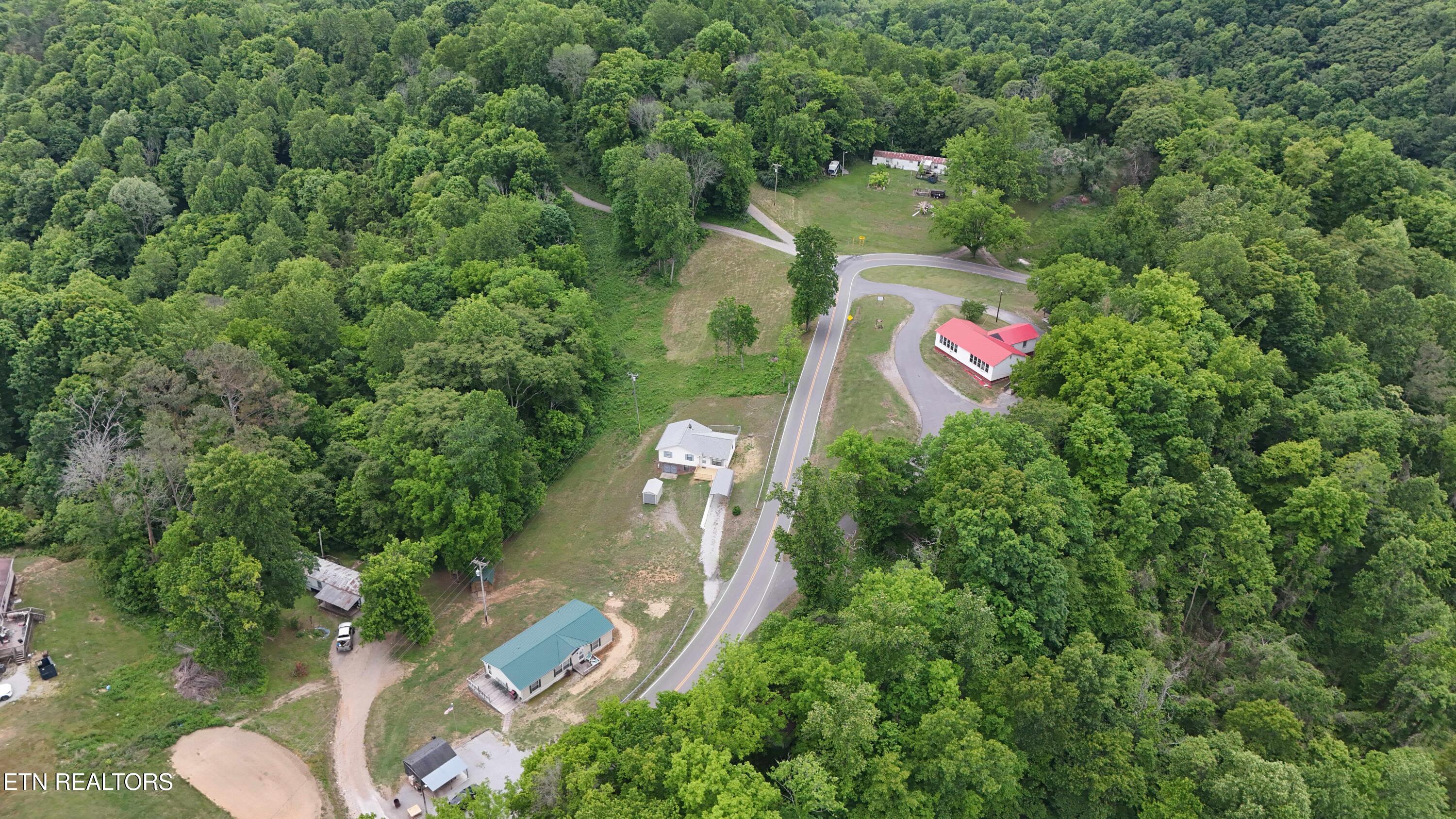 1825 Freehill Road Celina TN 38551