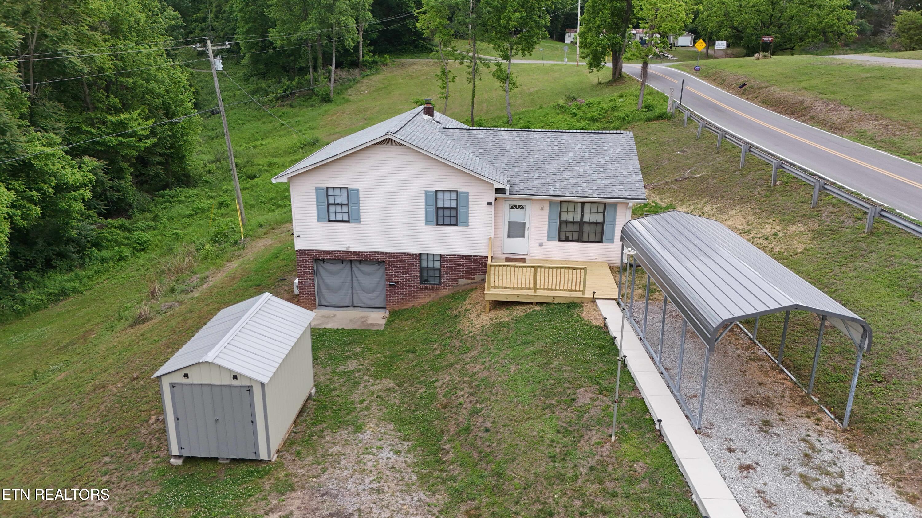 1825 Freehill Road Celina TN 38551