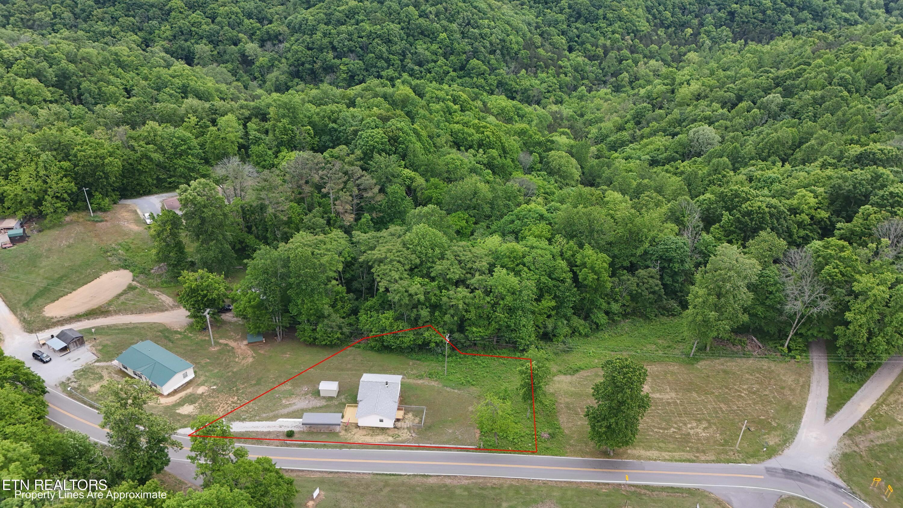 1825 Freehill Road Celina TN 38551