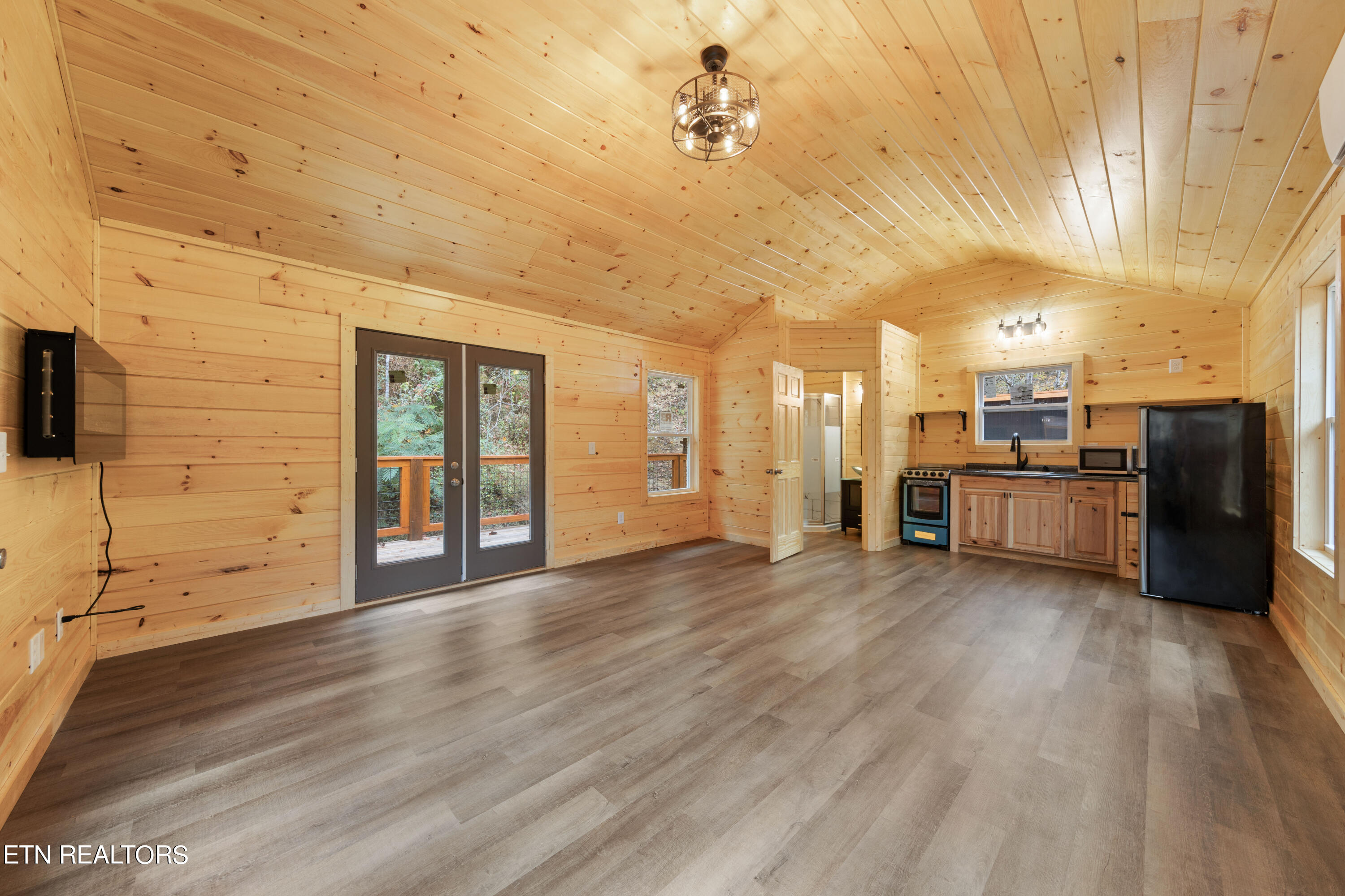 4715 Tiger Lilly Drive Cosby TN 37722