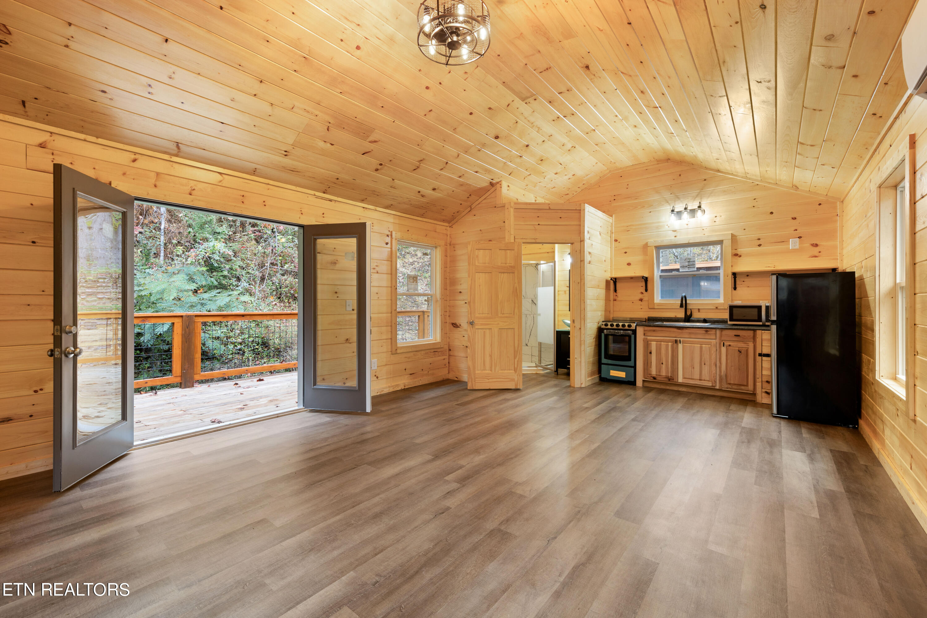 4715 Tiger Lilly Drive Cosby TN 37722