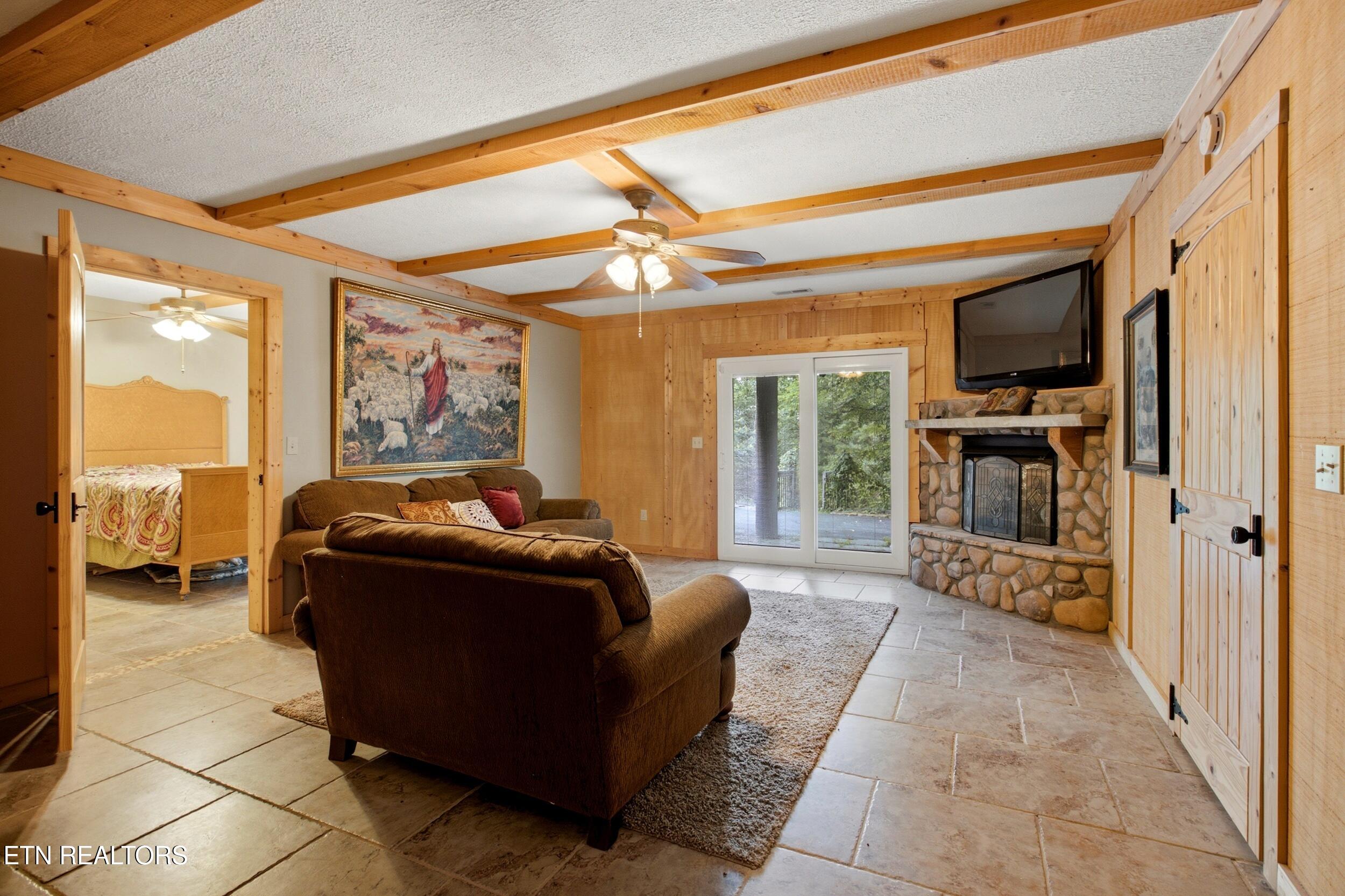 4167 Spring Creek Way Sevierville TN 37876