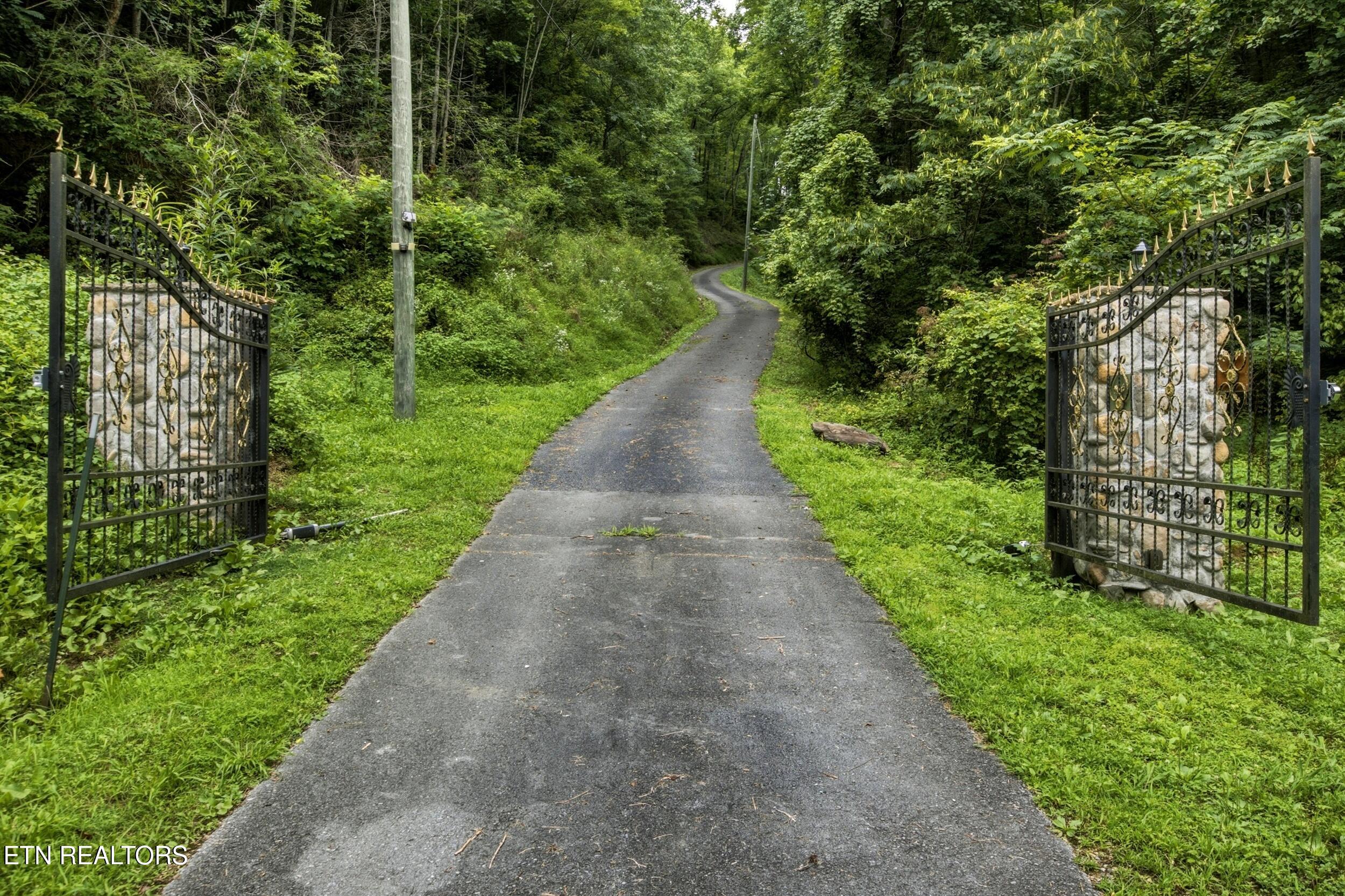 4167 Spring Creek Way Sevierville TN 37876
