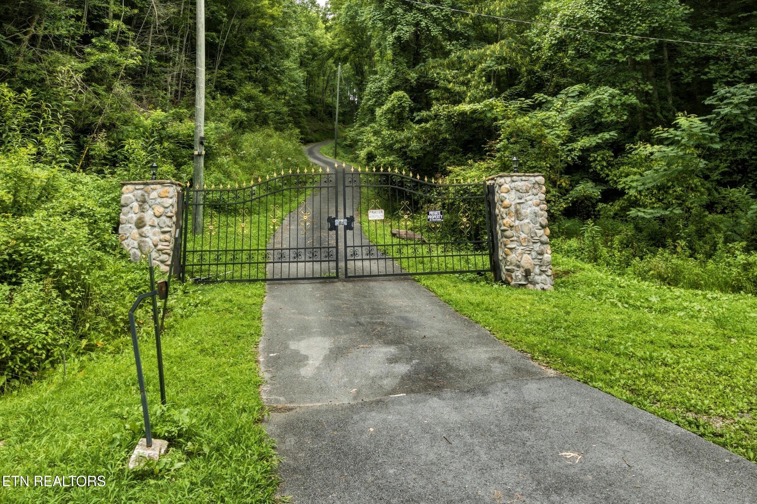 4167 Spring Creek Way Sevierville TN 37876