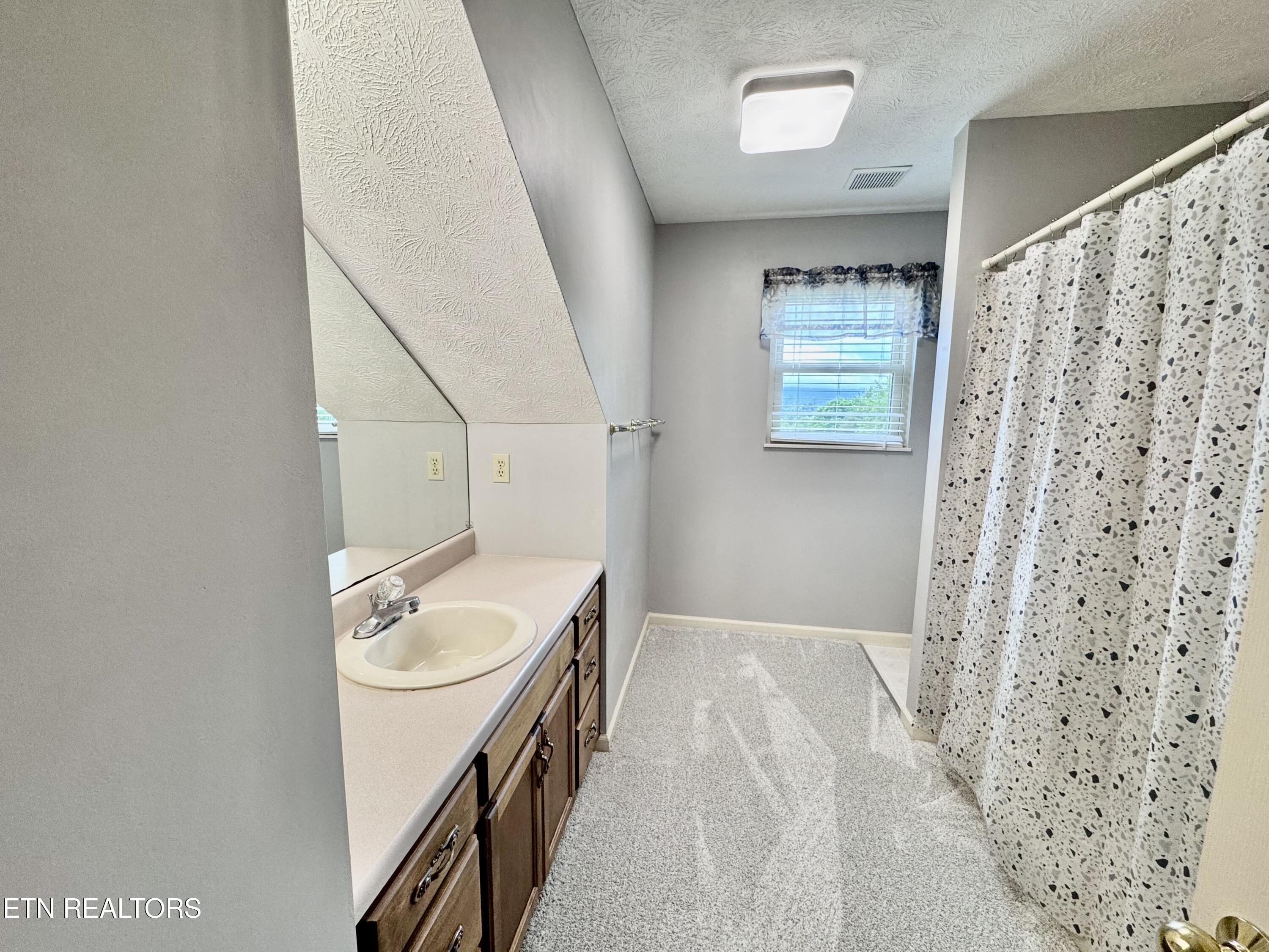 1017 Peterson Lane Maryville TN 37803