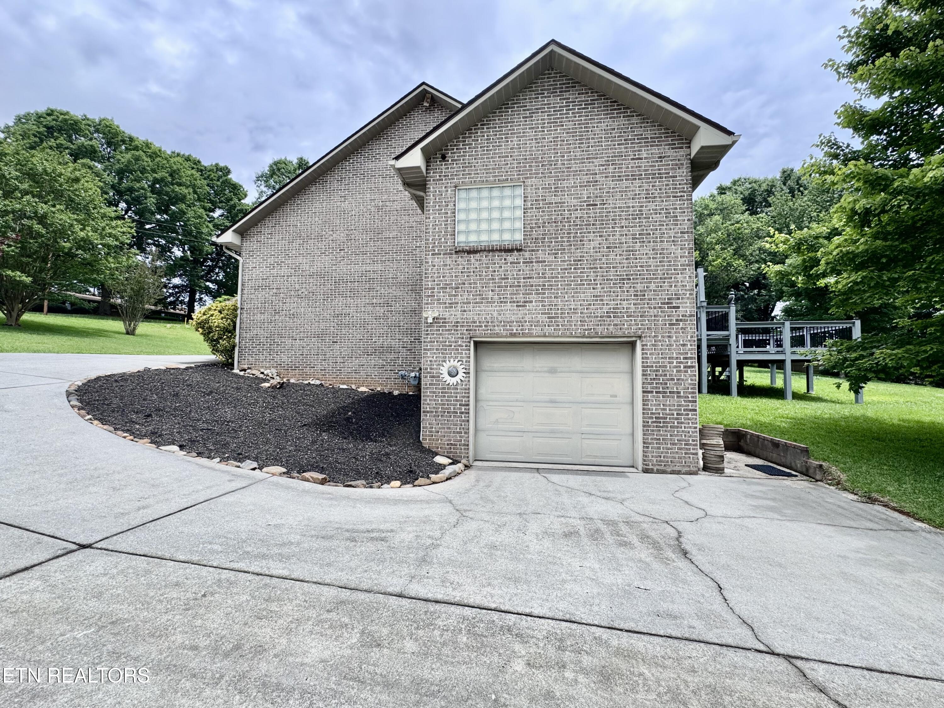 1017 Peterson Lane Maryville TN 37803