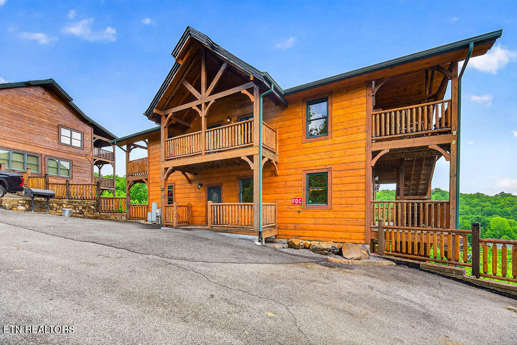776 Mountain Stream Way Gatlinburg TN 37738