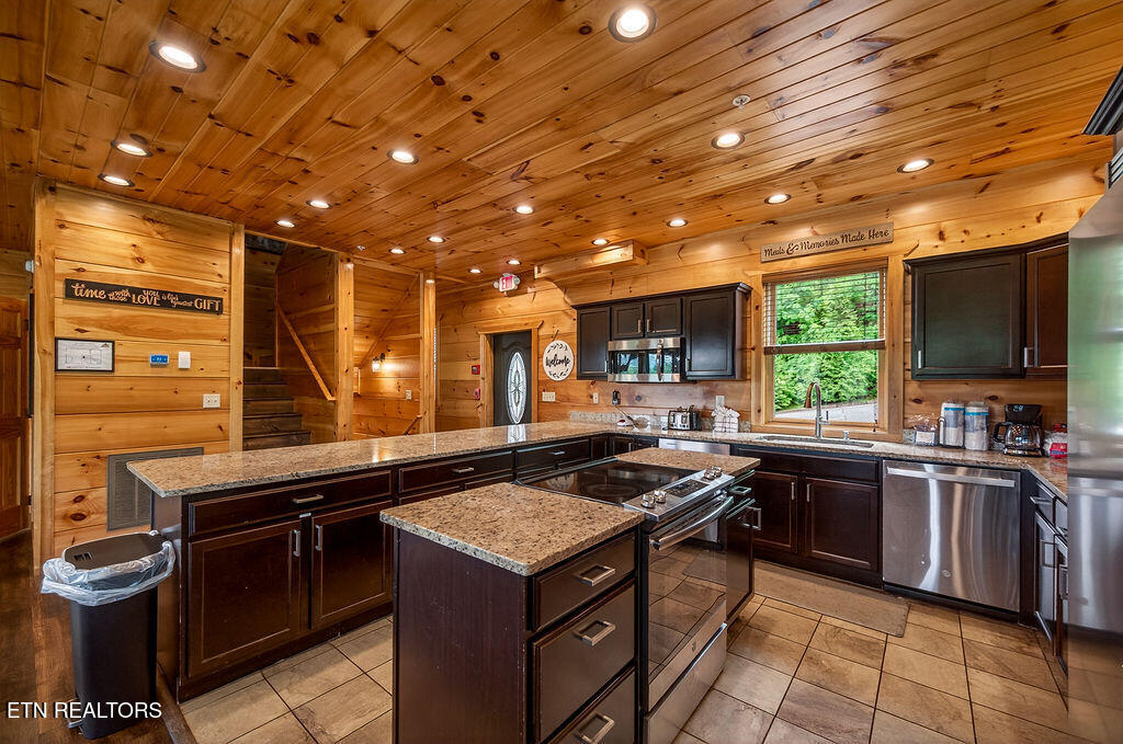 776 Mountain Stream Way Gatlinburg TN 37738