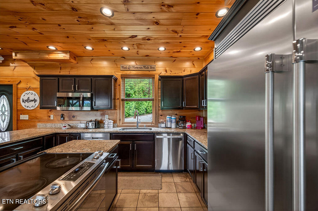 776 Mountain Stream Way Gatlinburg TN 37738