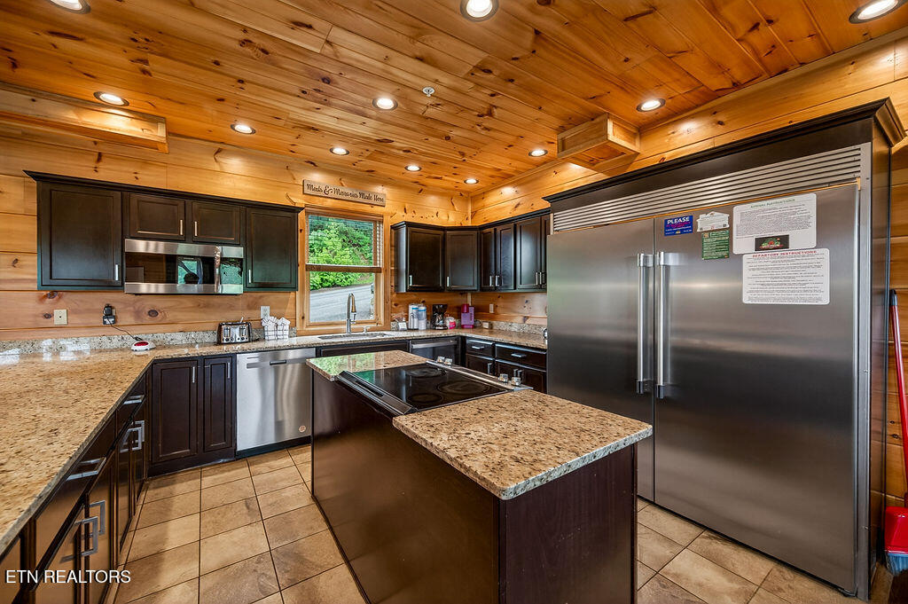 776 Mountain Stream Way Gatlinburg TN 37738