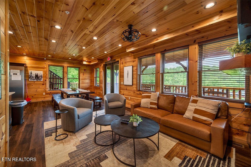 776 Mountain Stream Way Gatlinburg TN 37738