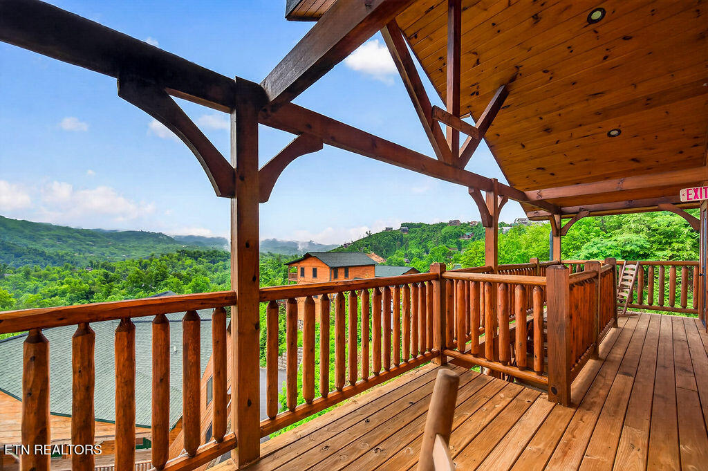 776 Mountain Stream Way Gatlinburg TN 37738