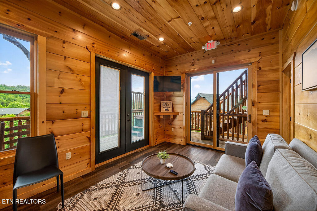 776 Mountain Stream Way Gatlinburg TN 37738