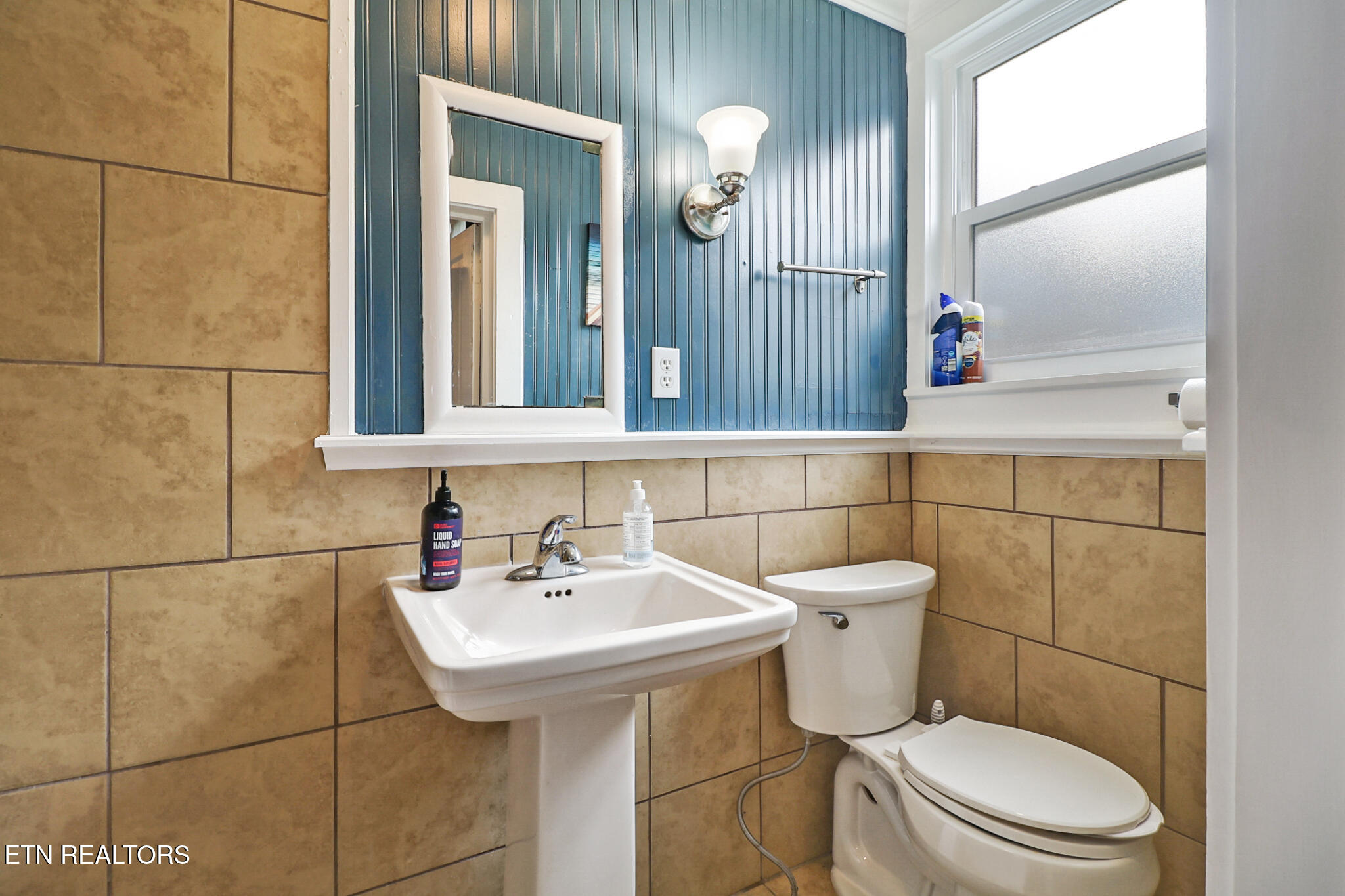 400 W Rockwood Street Rockwood TN 37854