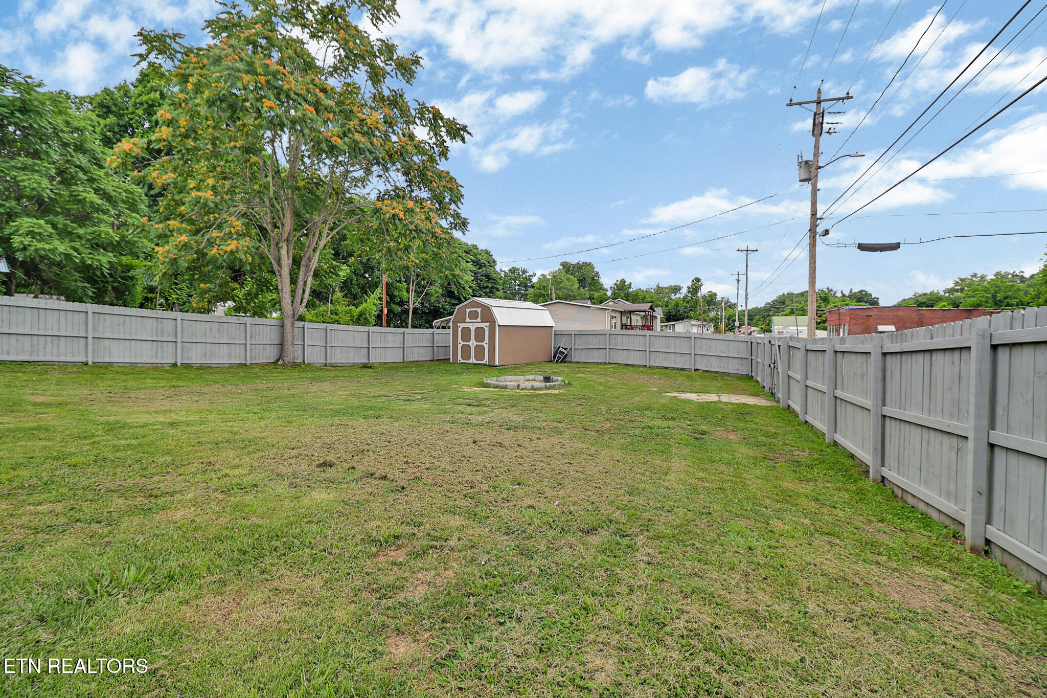 400 W Rockwood Street Rockwood TN 37854