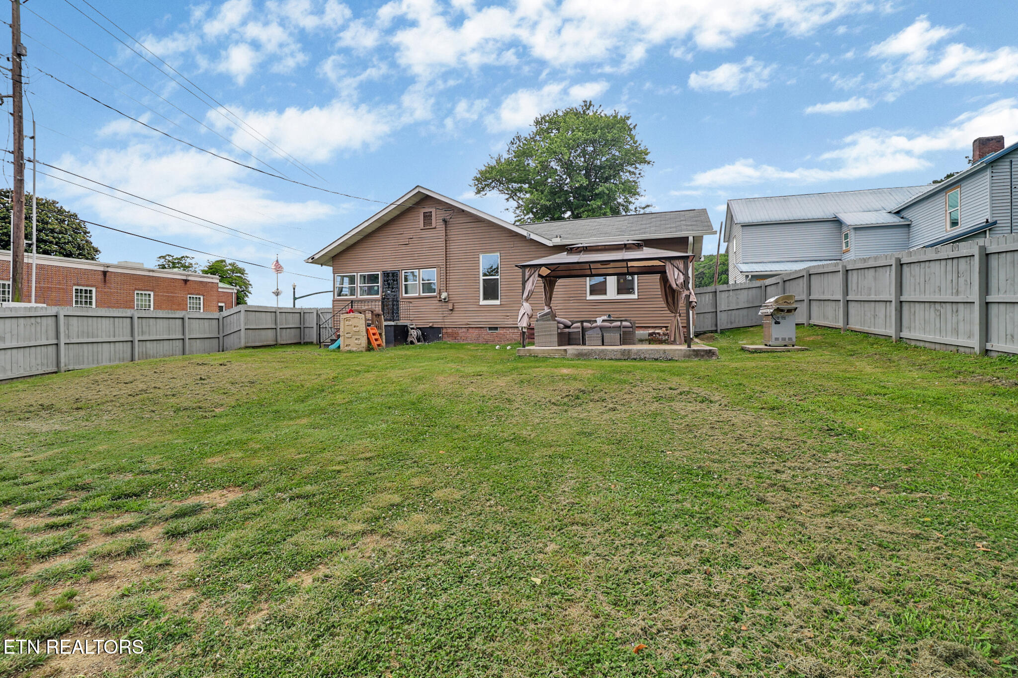 400 W Rockwood Street Rockwood TN 37854