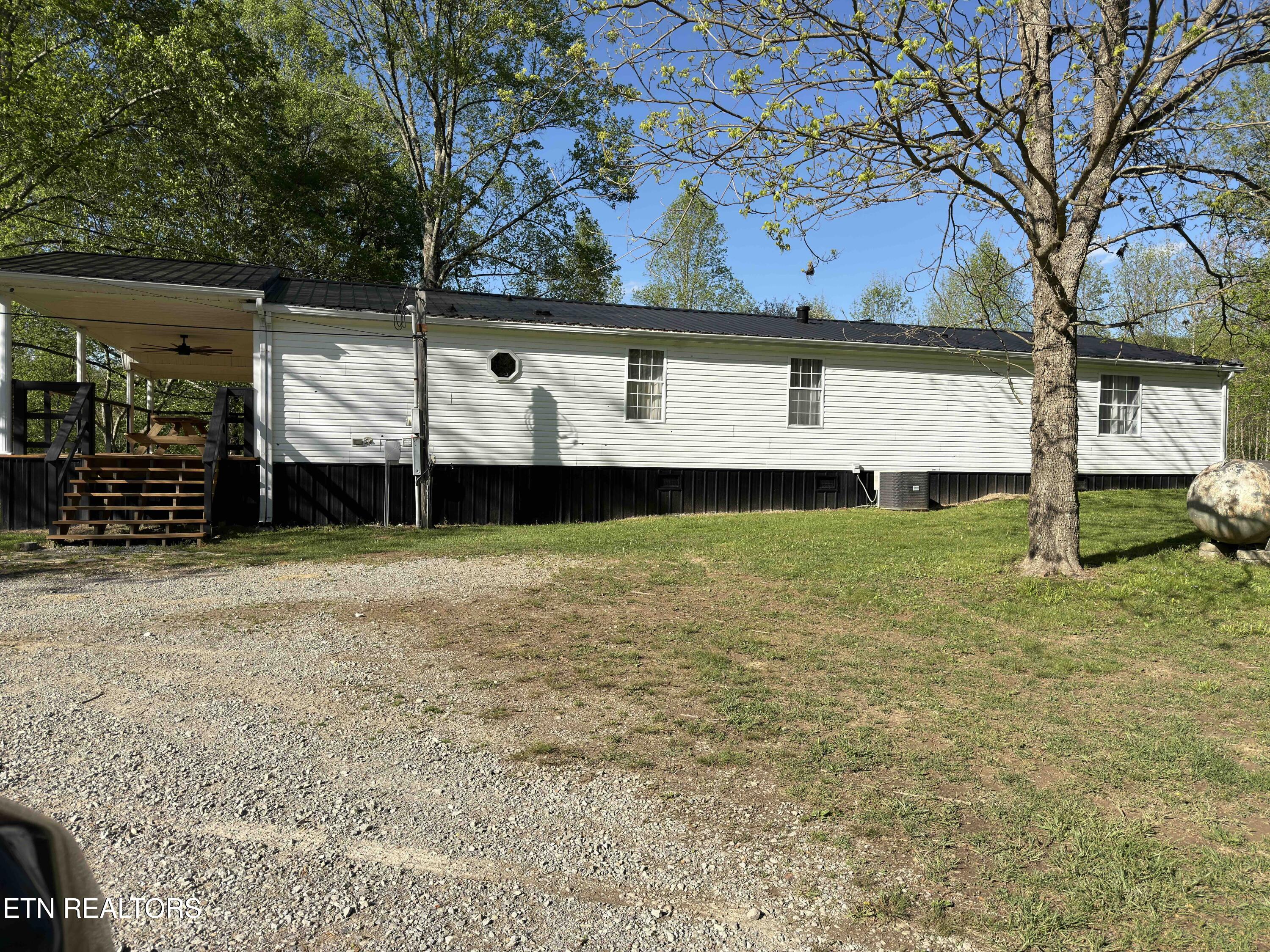 4601 White Oak Road Duff TN 37729