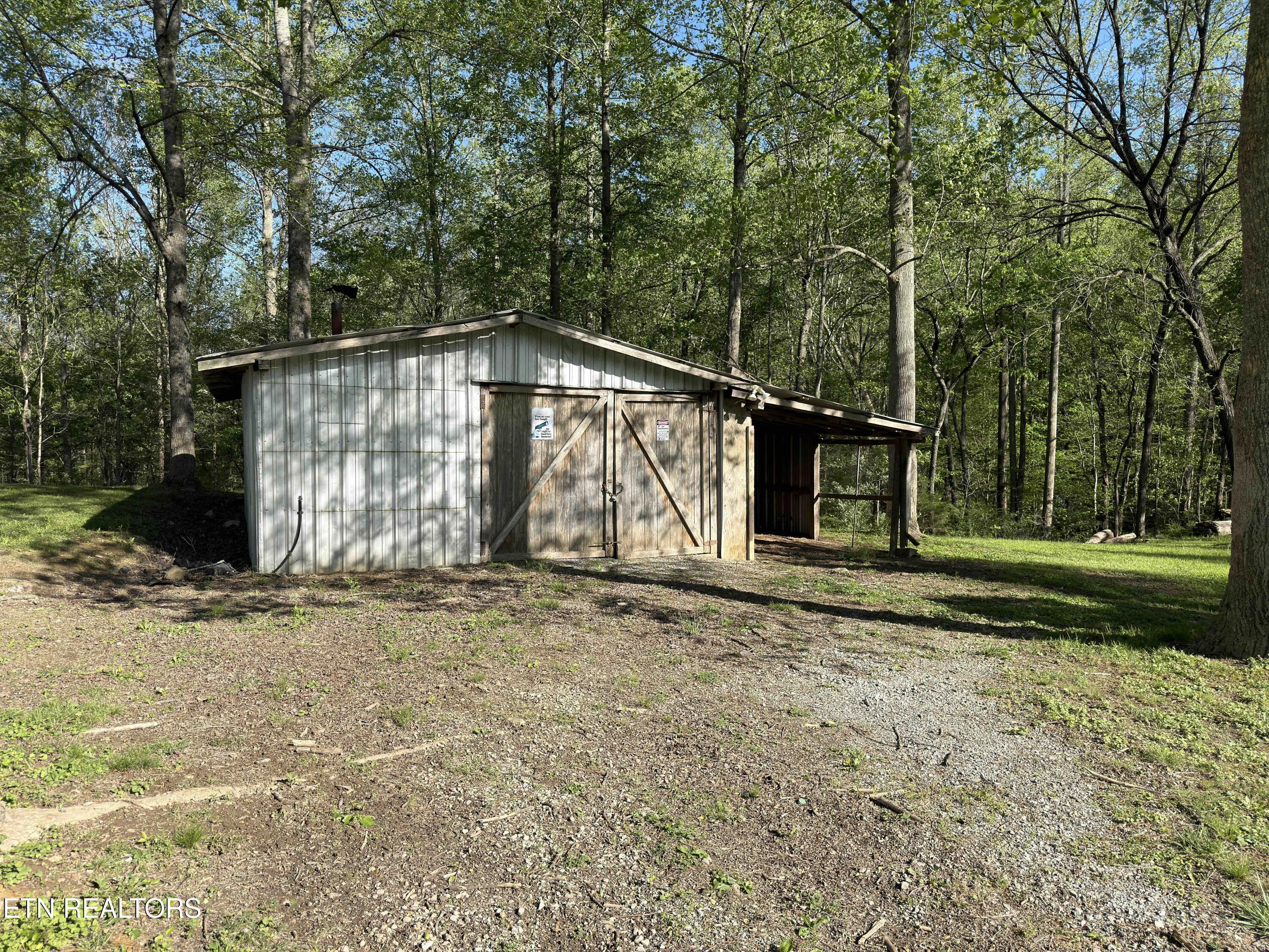 4601 White Oak Road Duff TN 37729