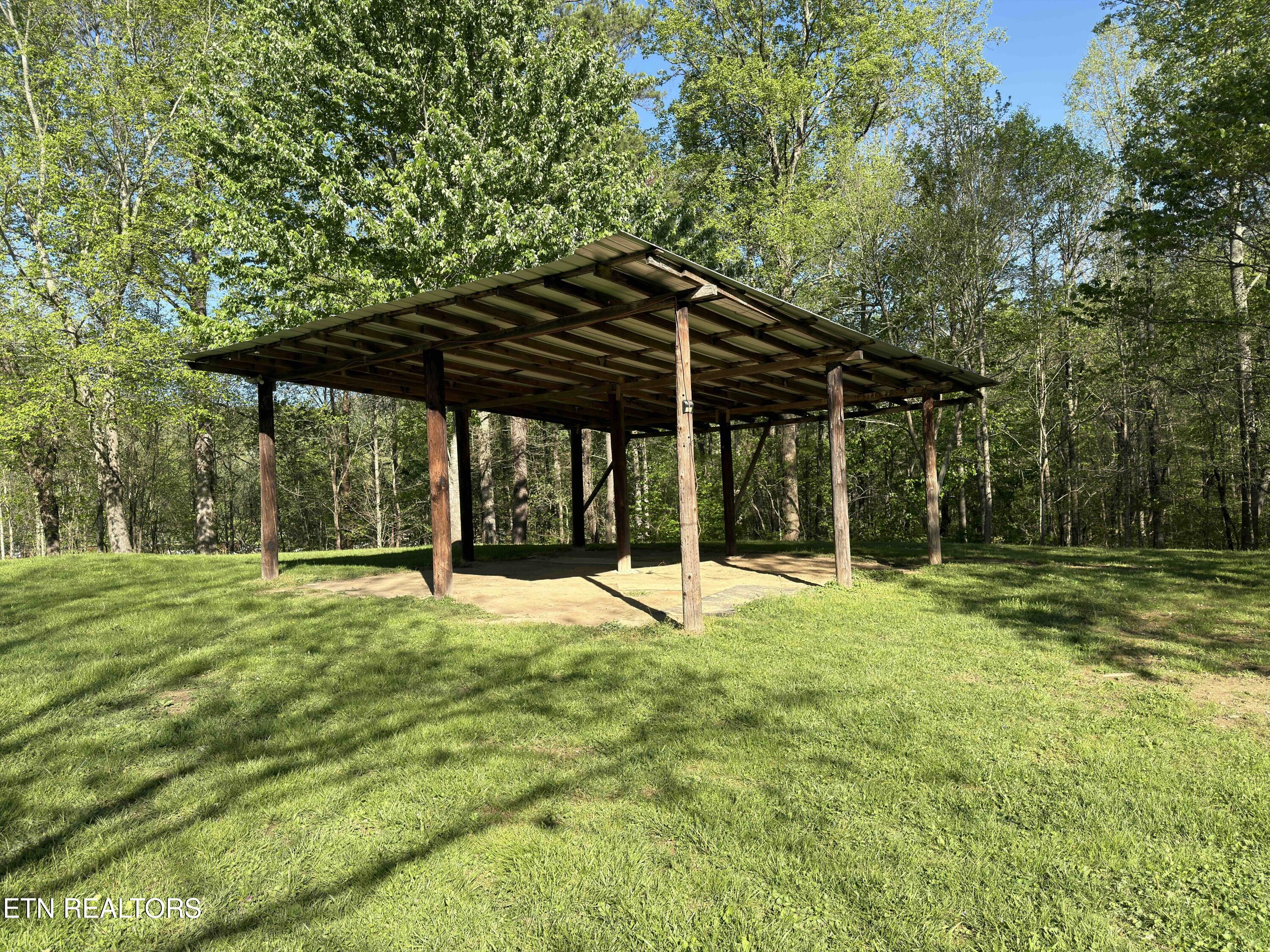 4601 White Oak Road Duff TN 37729