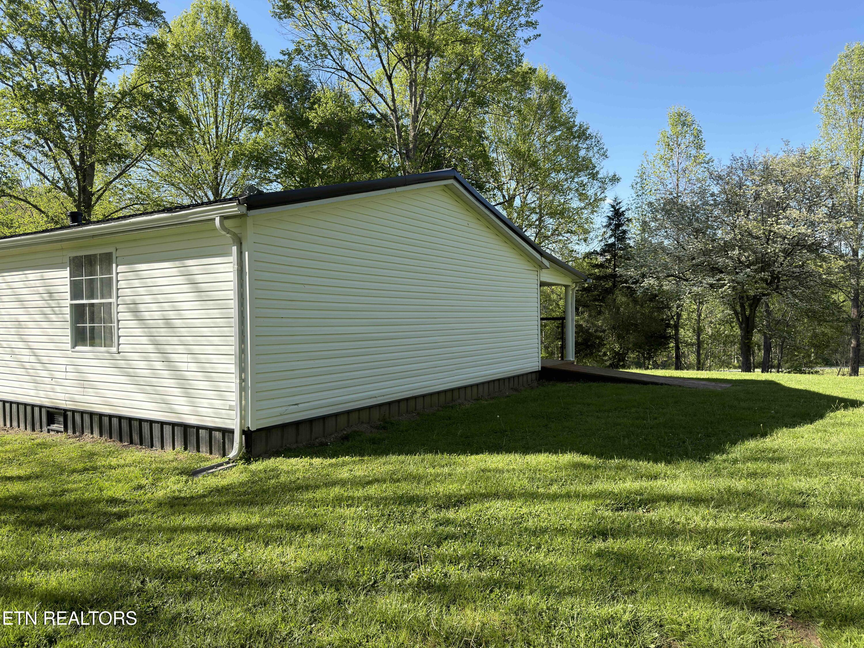 4601 White Oak Road Duff TN 37729