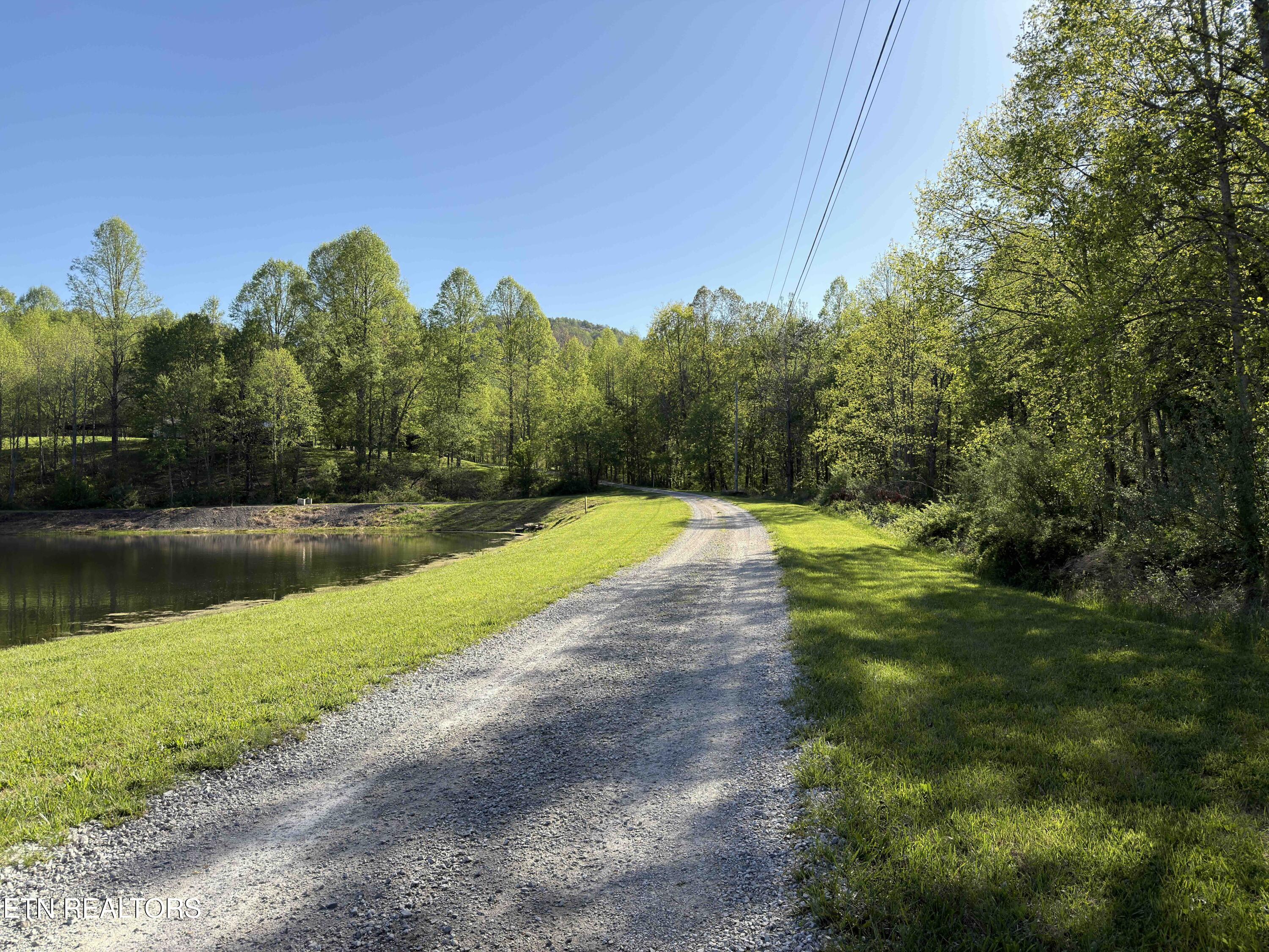 4601 White Oak Road Duff TN 37729