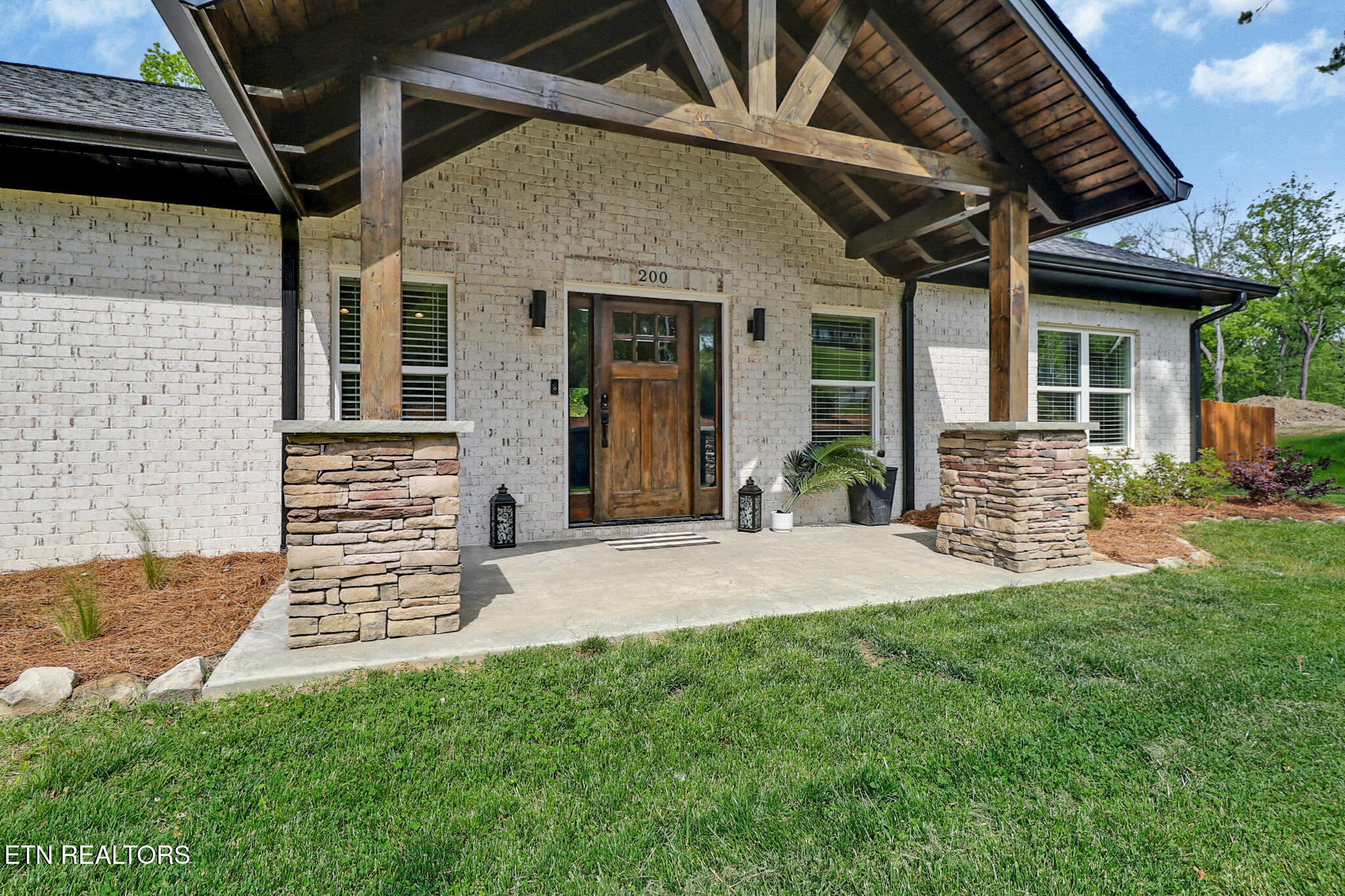 200 Easter Street Harriman TN 37748