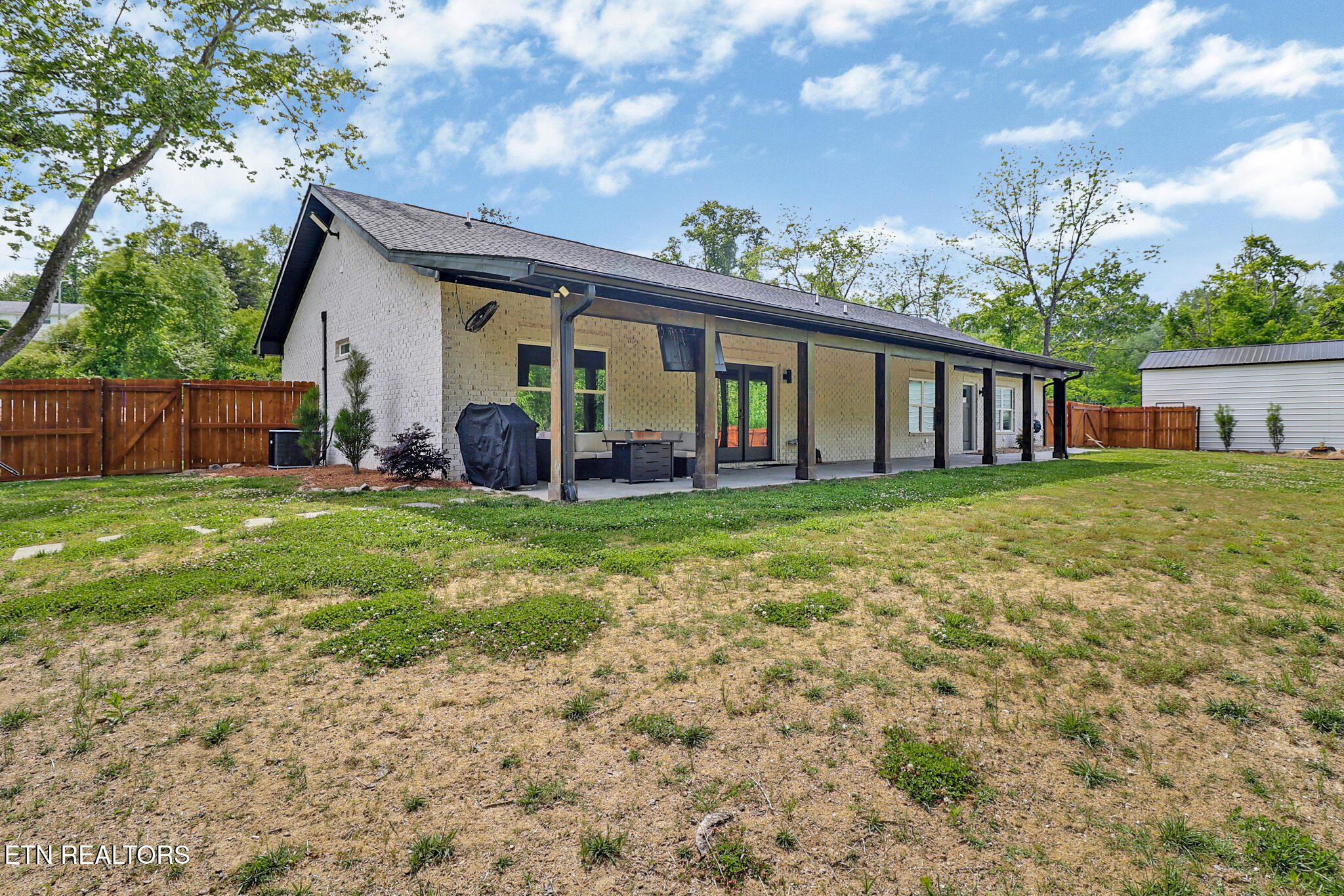 200 Easter Street Harriman TN 37748