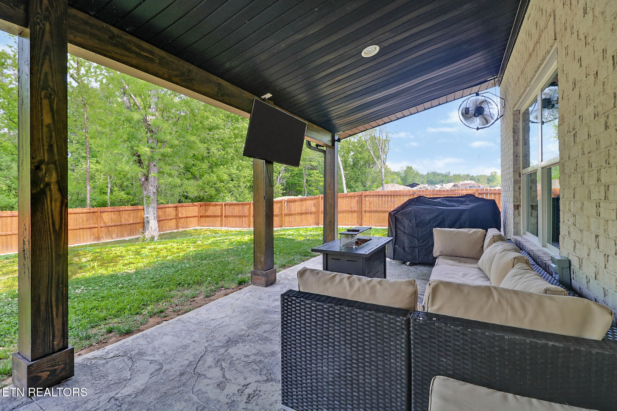 200 Easter Street Harriman TN 37748