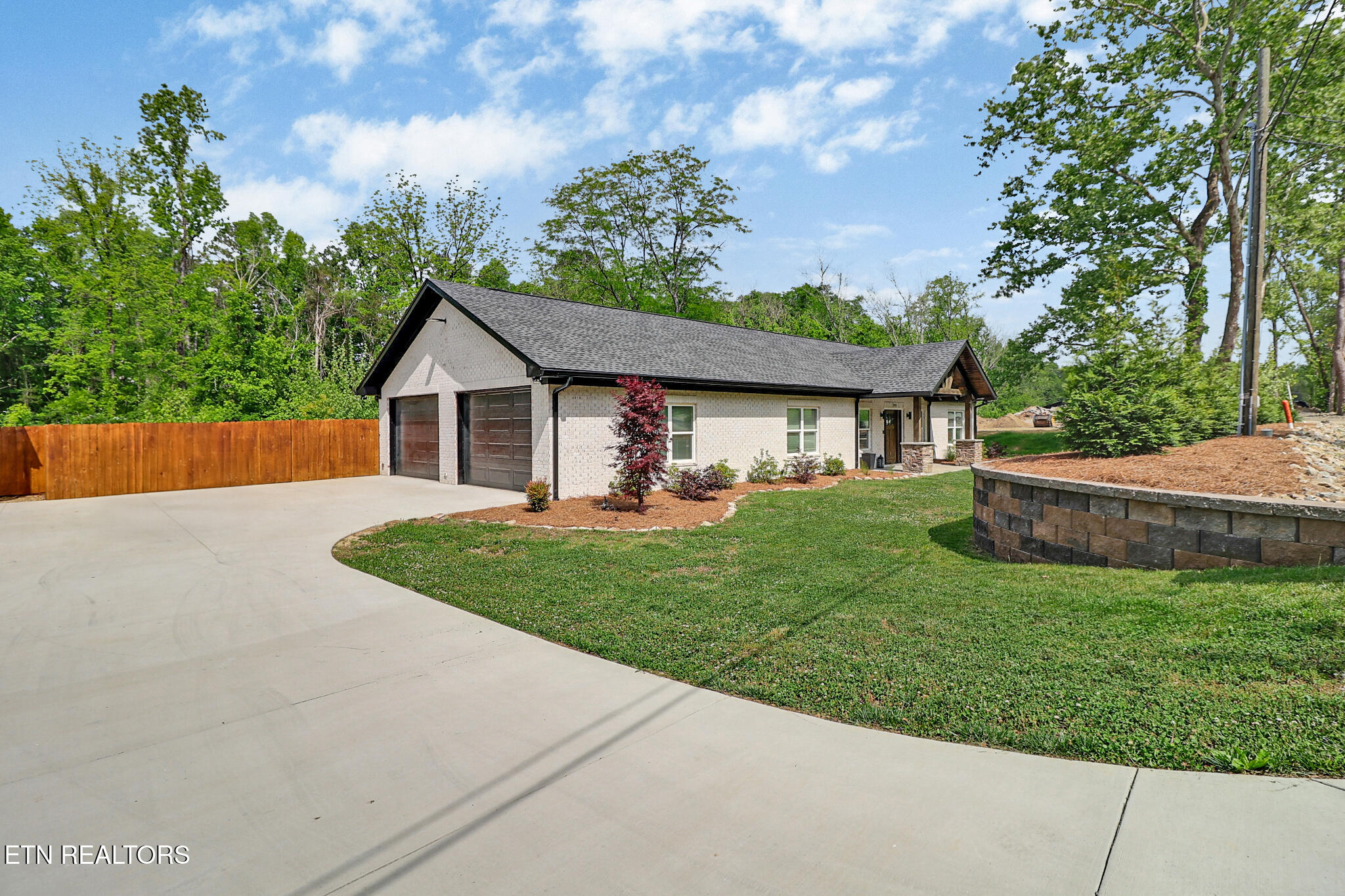 200 Easter Street Harriman TN 37748