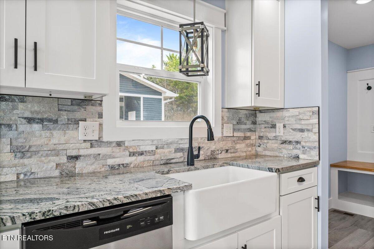 111 Azalea Lane Jacksboro TN 37757