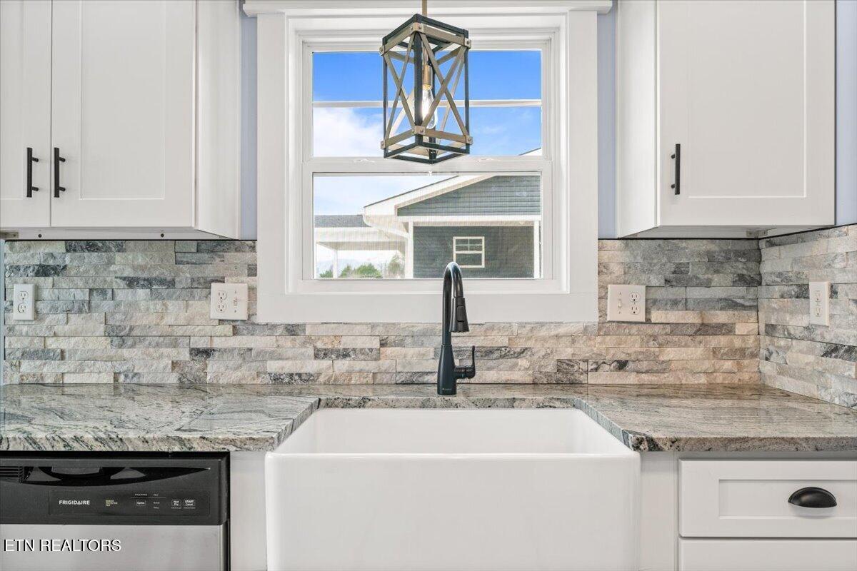 111 Azalea Lane Jacksboro TN 37757