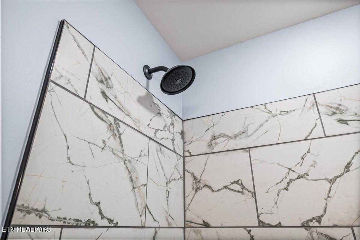 111 Azalea Lane Jacksboro TN 37757