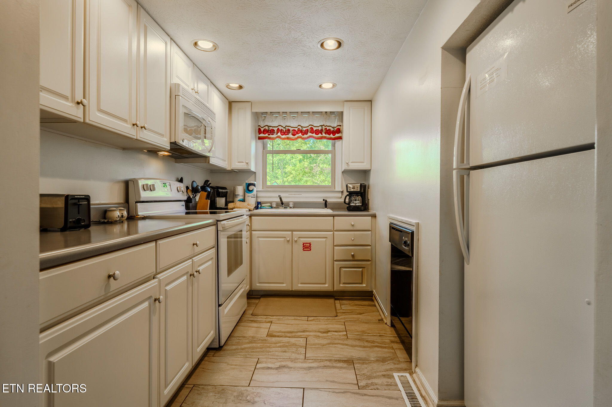 351 Woodridge Way Pigeon Forge TN 37863