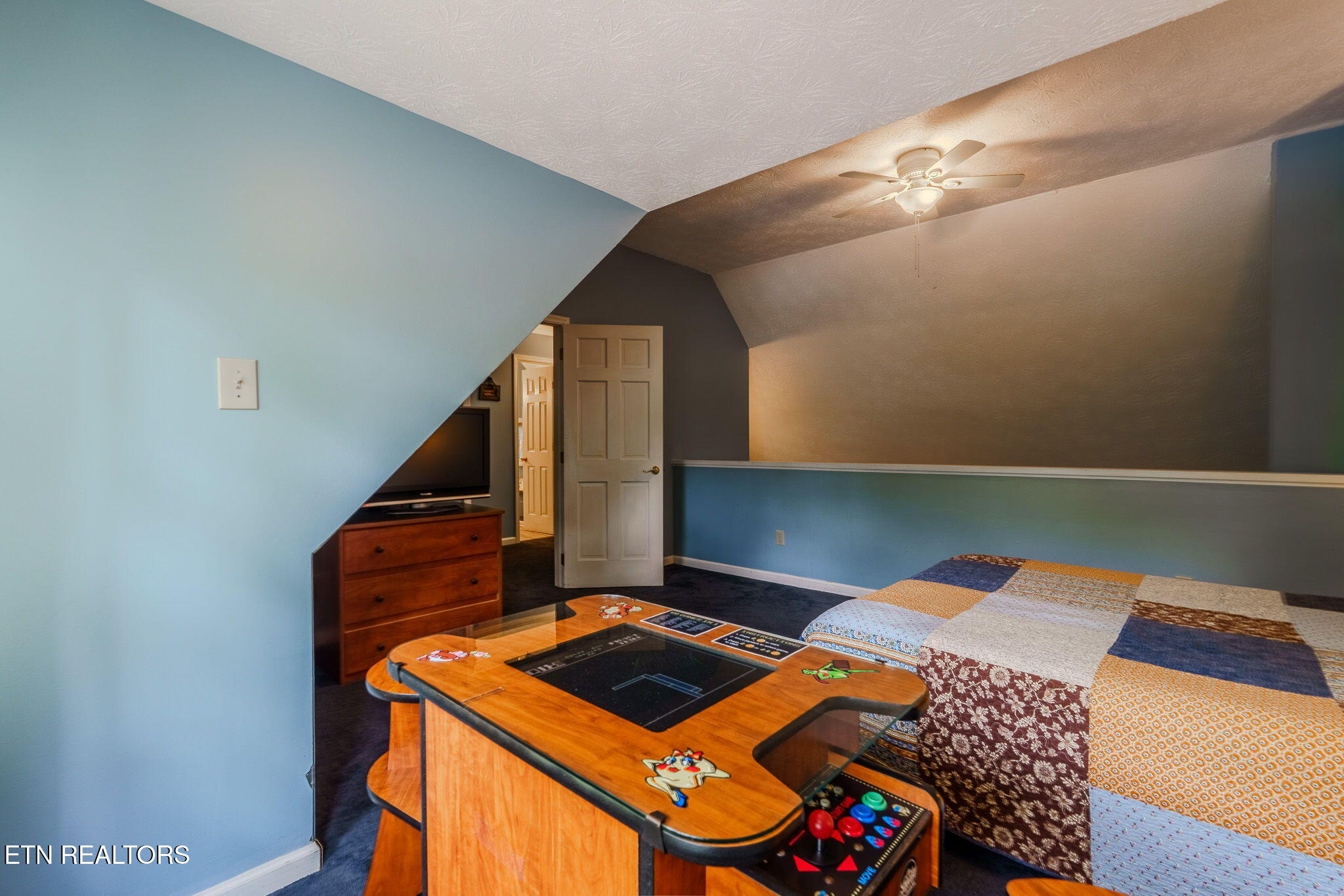 351 Woodridge Way Pigeon Forge TN 37863