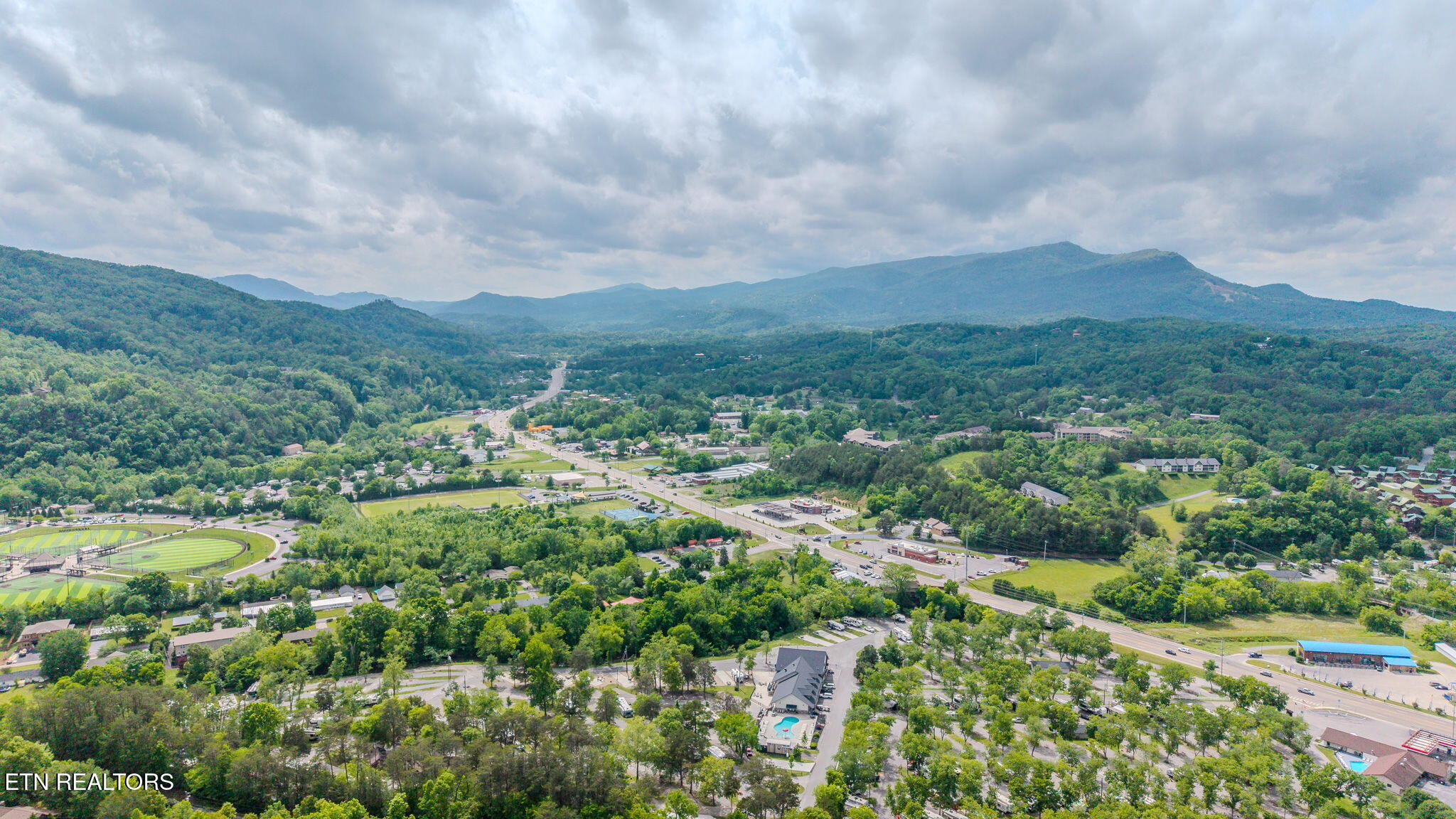 351 Woodridge Way Pigeon Forge TN 37863
