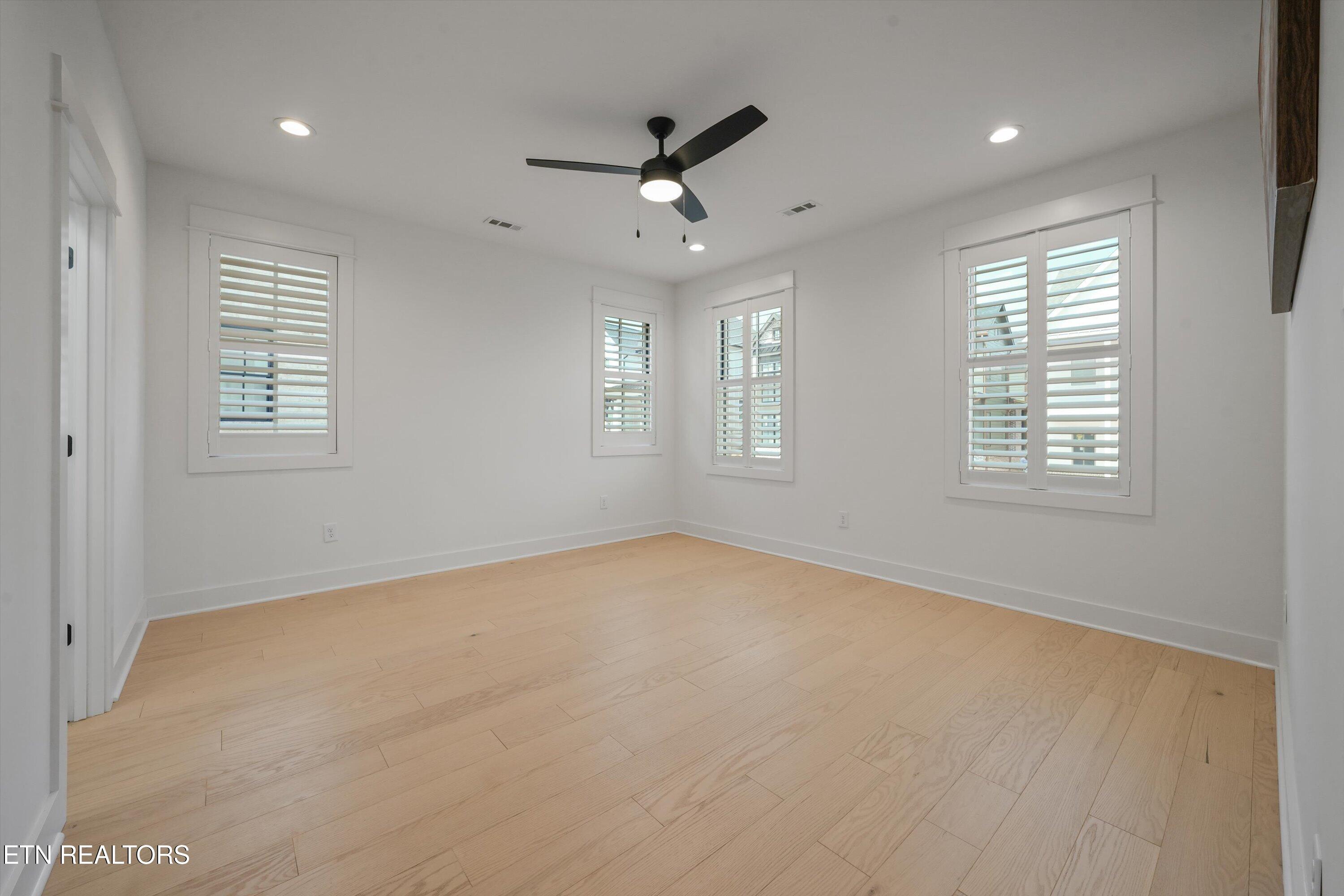 9827 Clingmans Dome Drive Knoxville TN 37922
