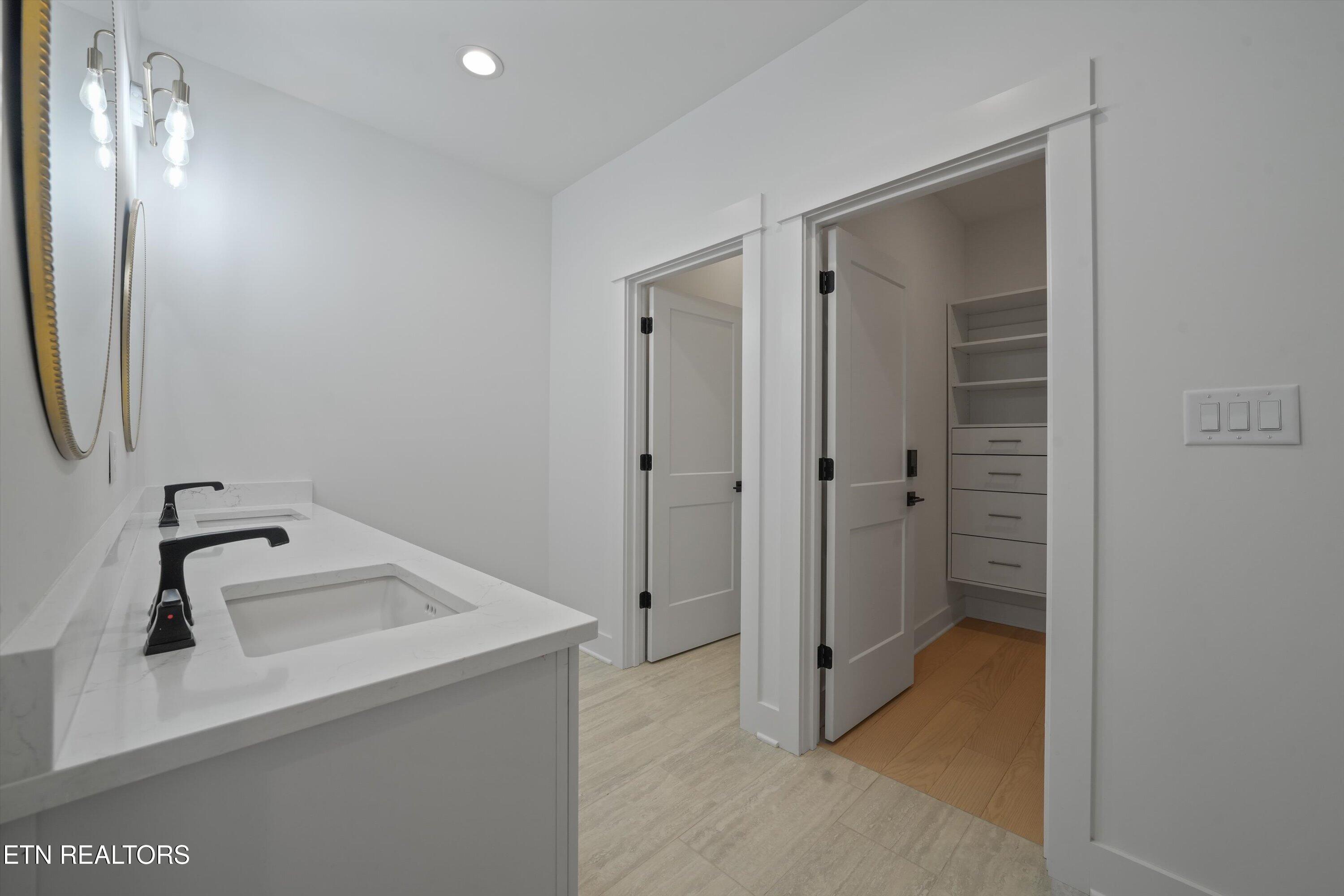 9827 Clingmans Dome Drive Knoxville TN 37922