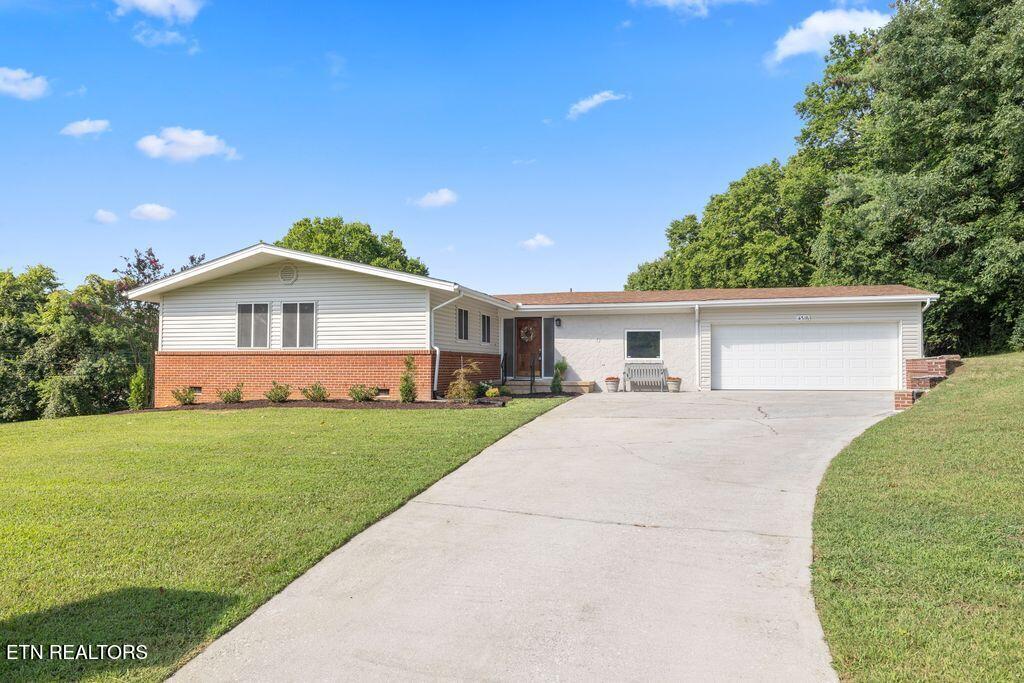 4316 NE Shangri La Drive Knoxville TN 37914