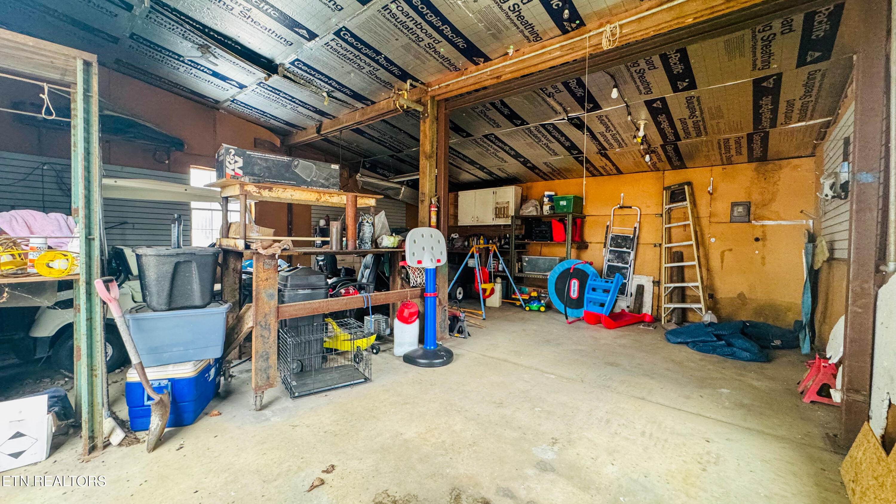 357 Pine Creek Road Oneida TN 37841