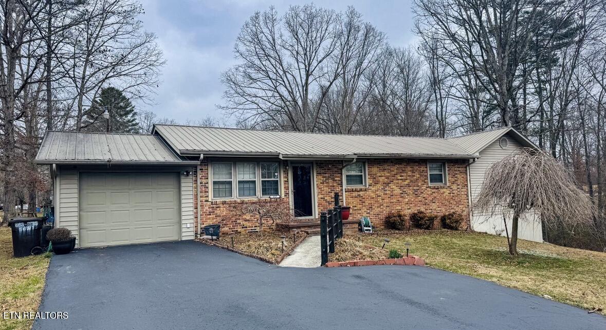 357 Pine Creek Road Oneida TN 37841
