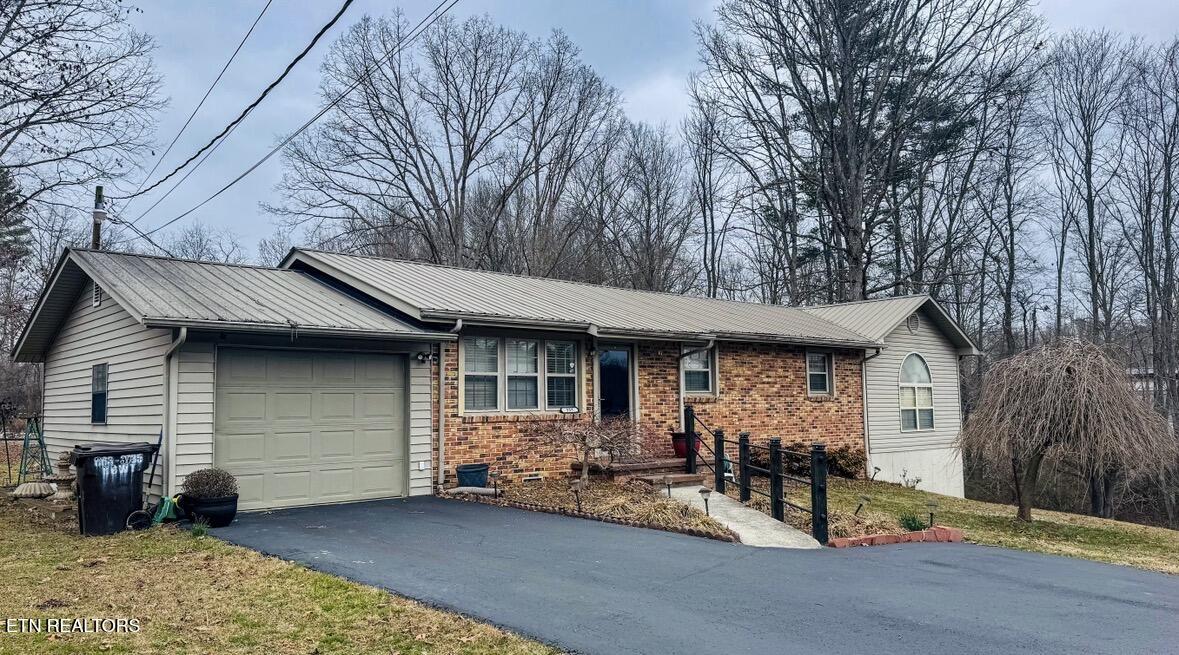 357 Pine Creek Road Oneida TN 37841