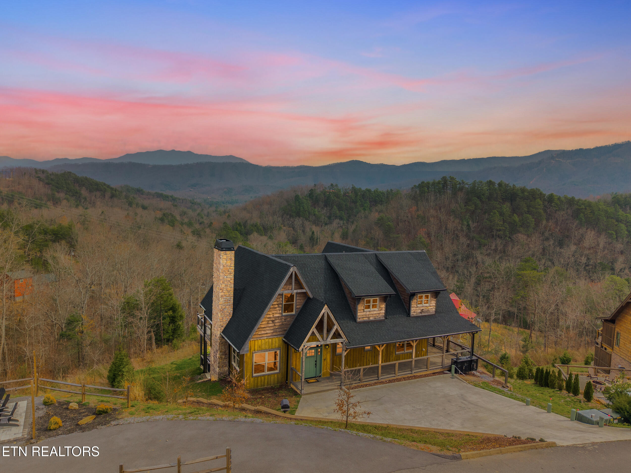 2832 Red Sky Drive Sevierville TN 37862