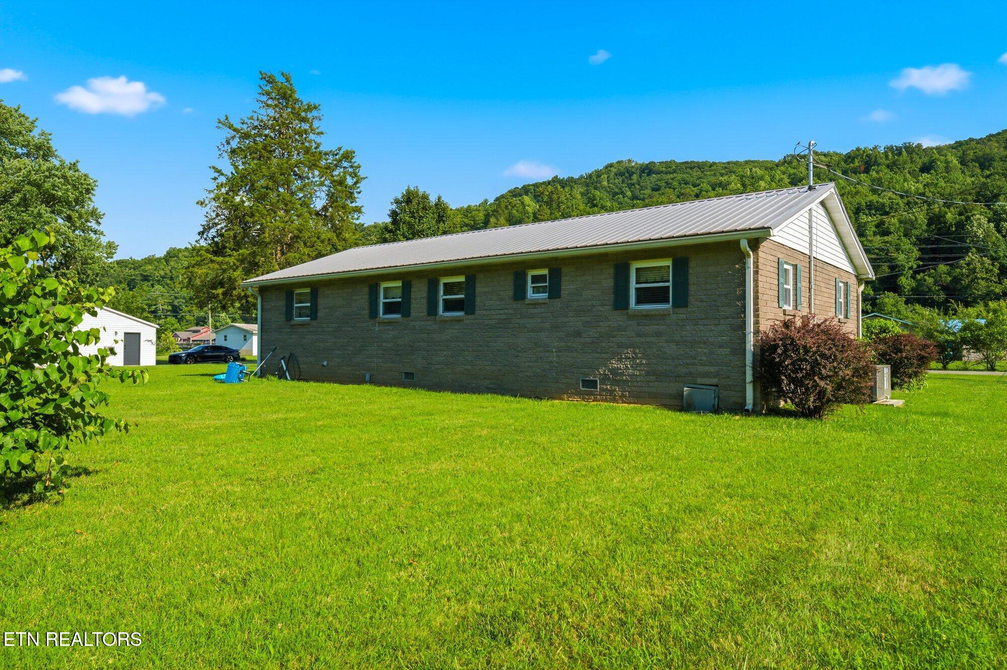 912 Bud Lane Pigeon Forge TN 37863