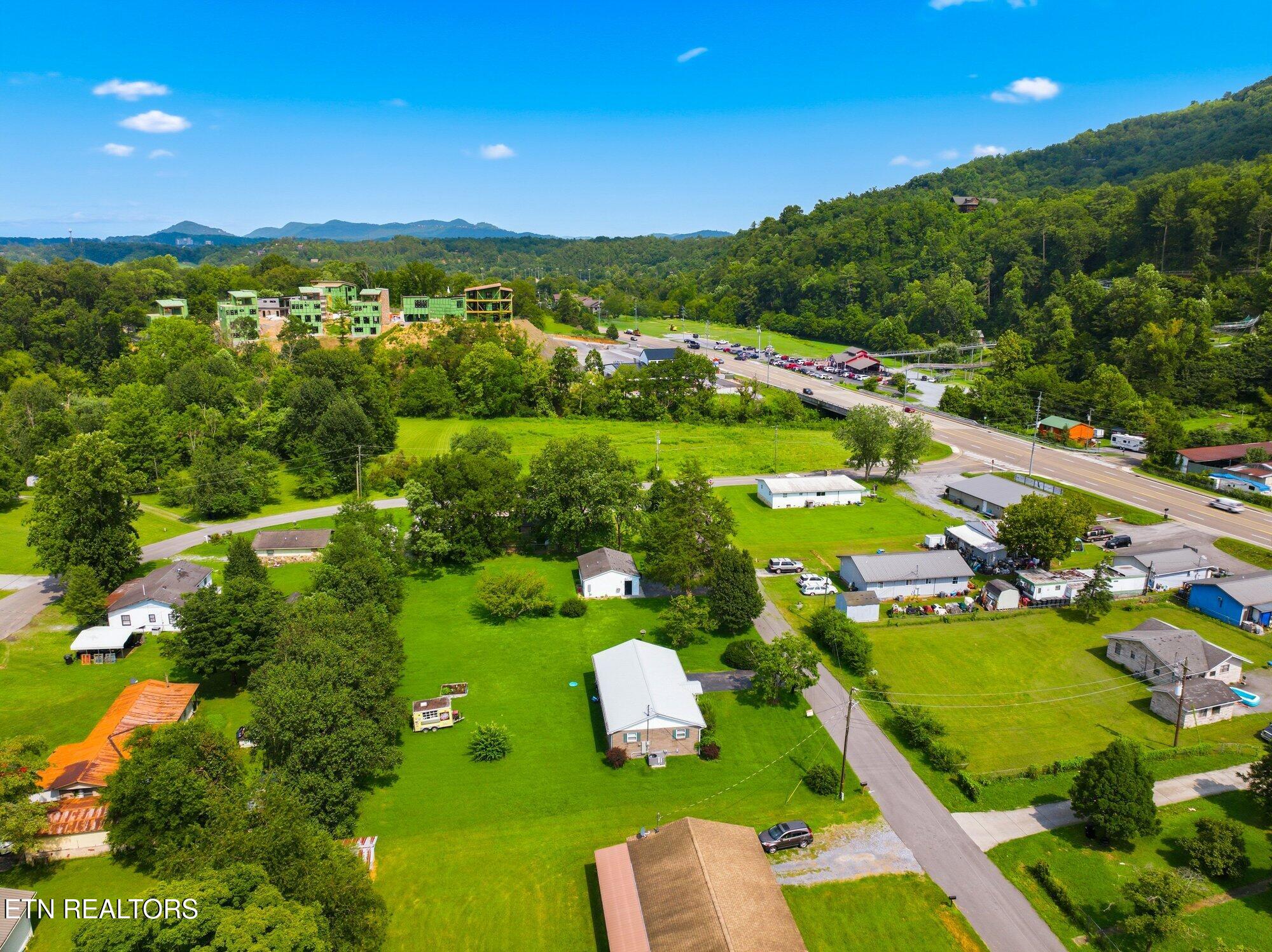 912 Bud Lane Pigeon Forge TN 37863