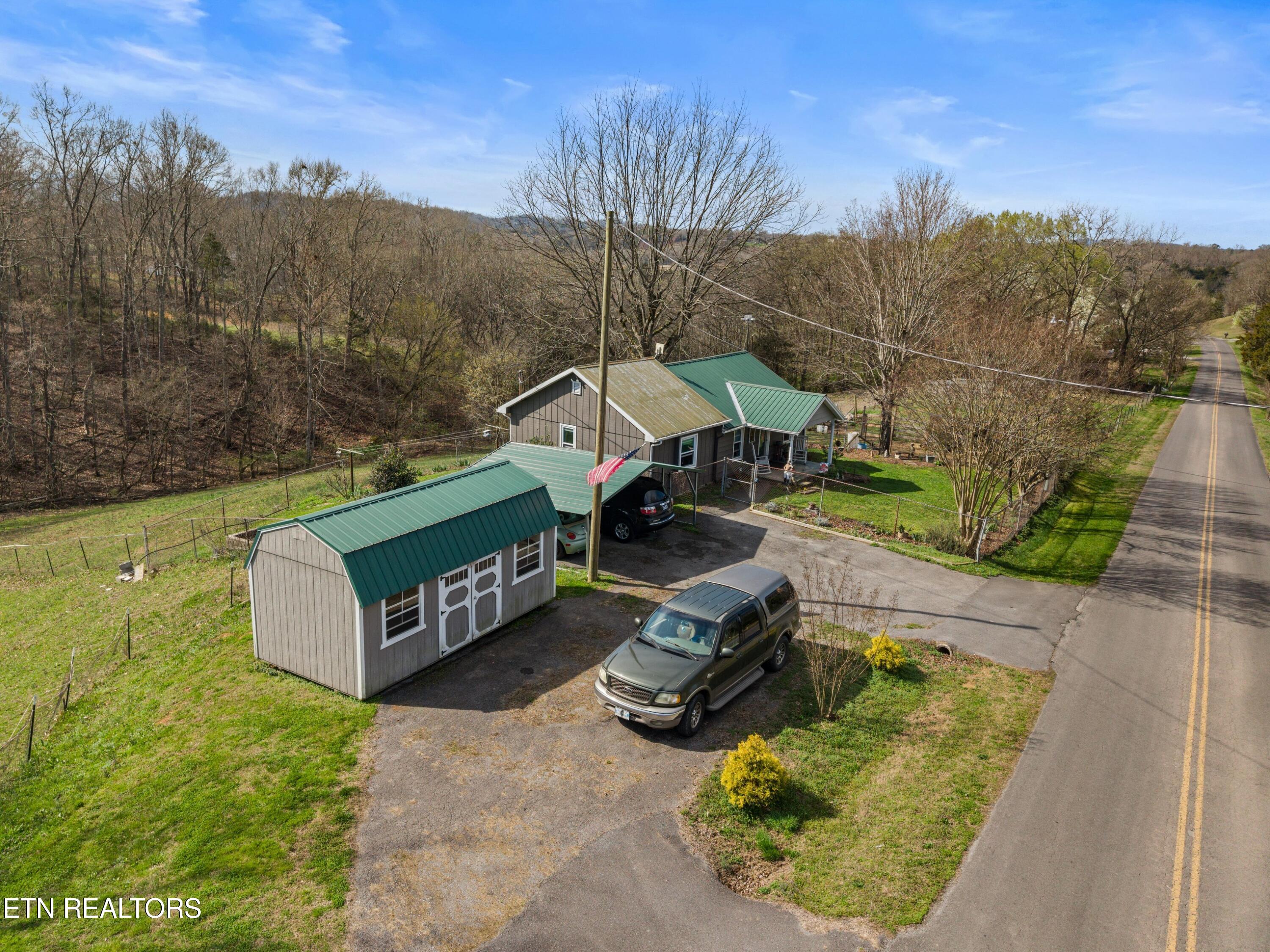 3621 Leadvale Road White Pine TN 37890