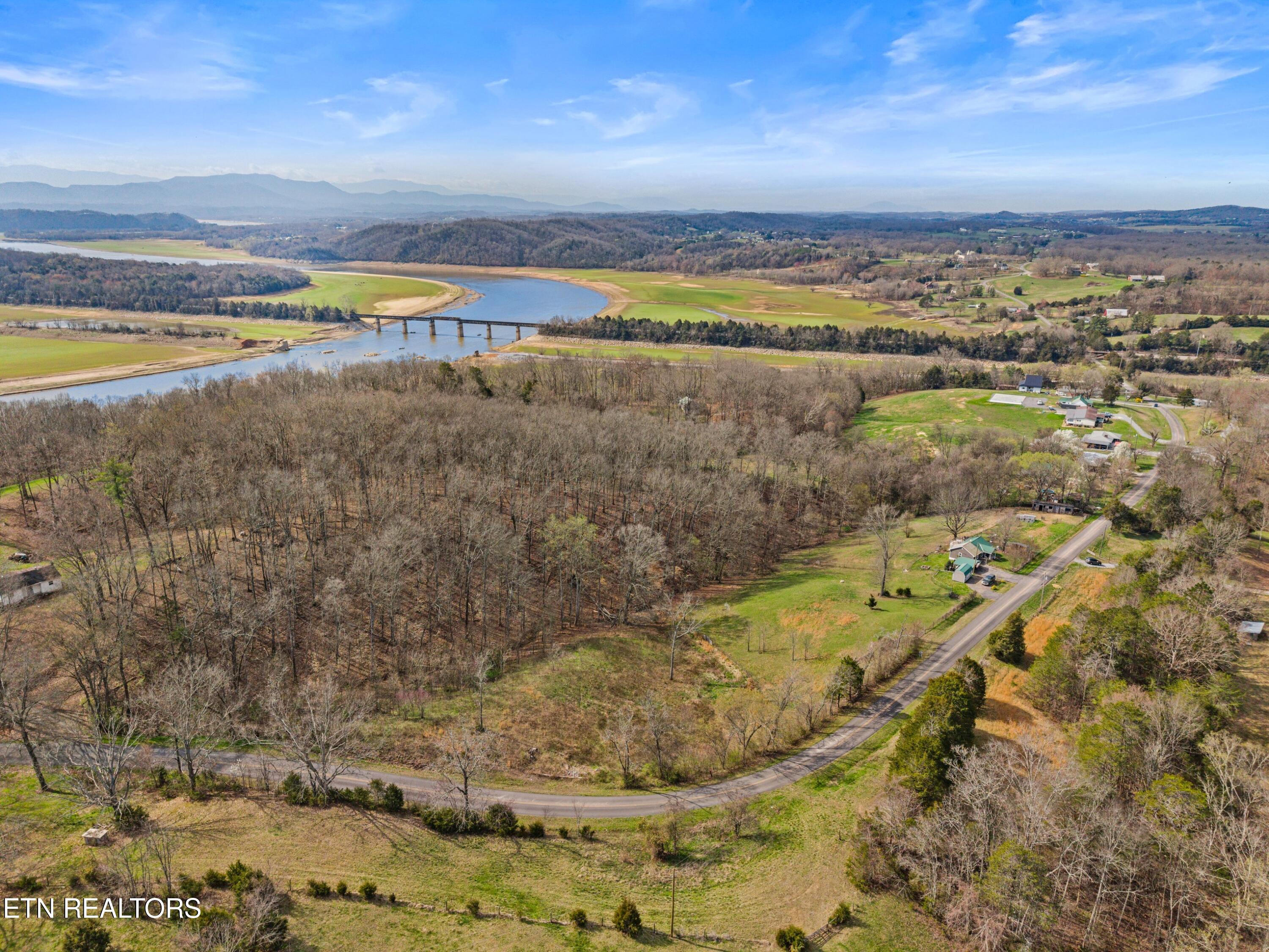 3621 Leadvale Road White Pine TN 37890